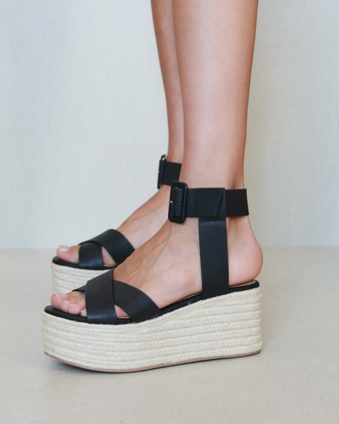 Black Minerva – MIM - Main Image