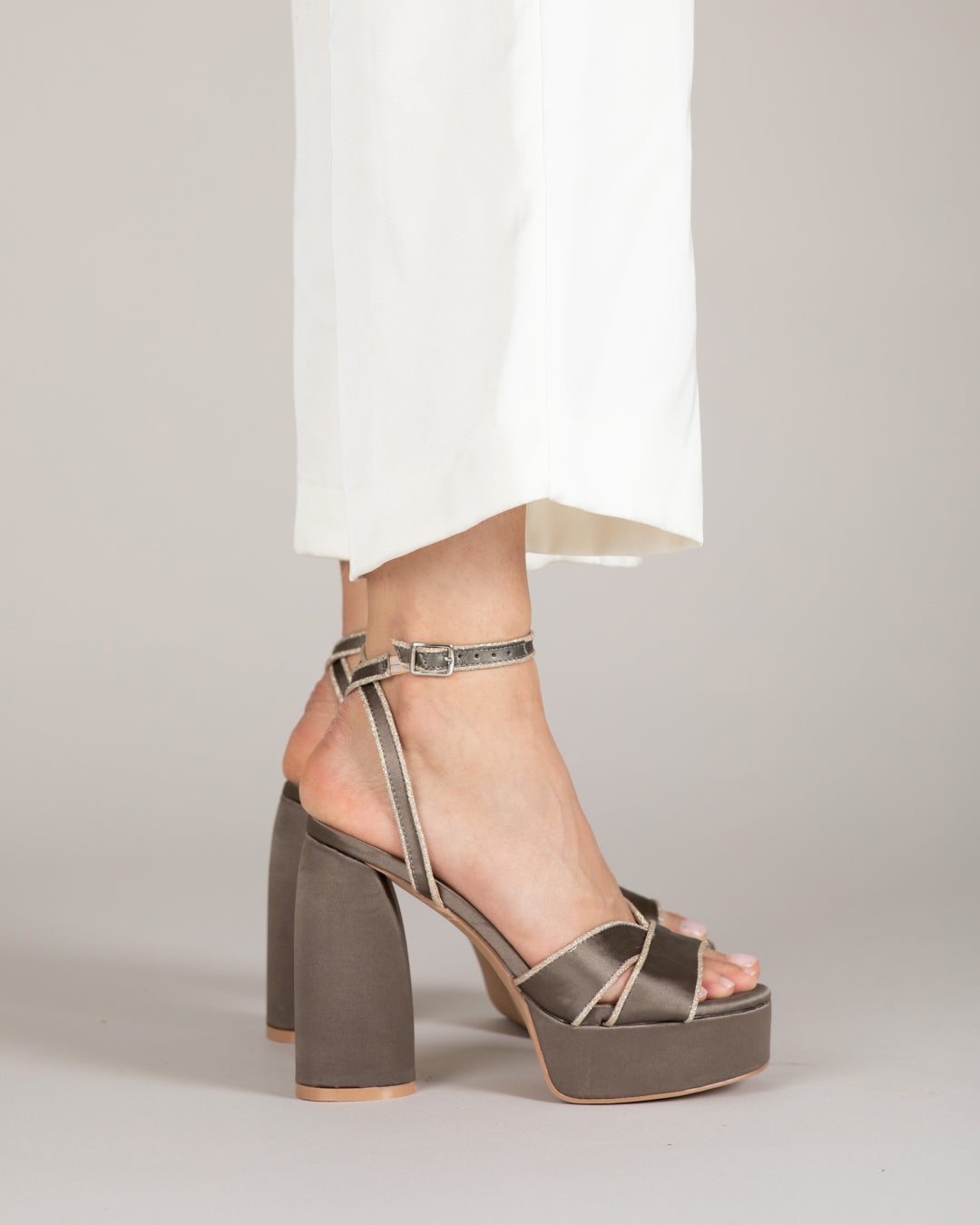 Chocolate Sandalias Con Lazos Tacon Marron Zapato Tacon Chocolate