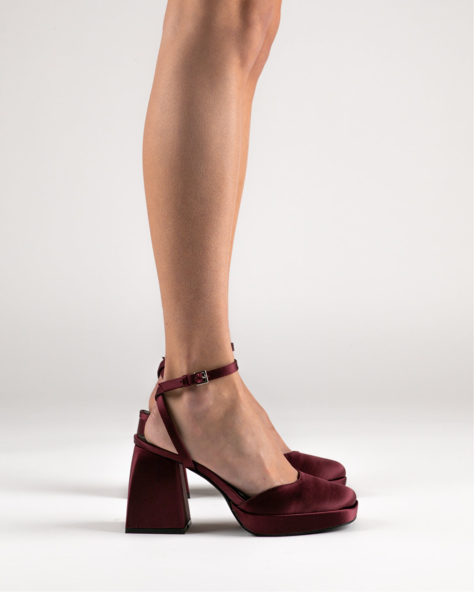 Tacon Ancho Zapatos En Granate Zapato Tacon Granate Zapato De