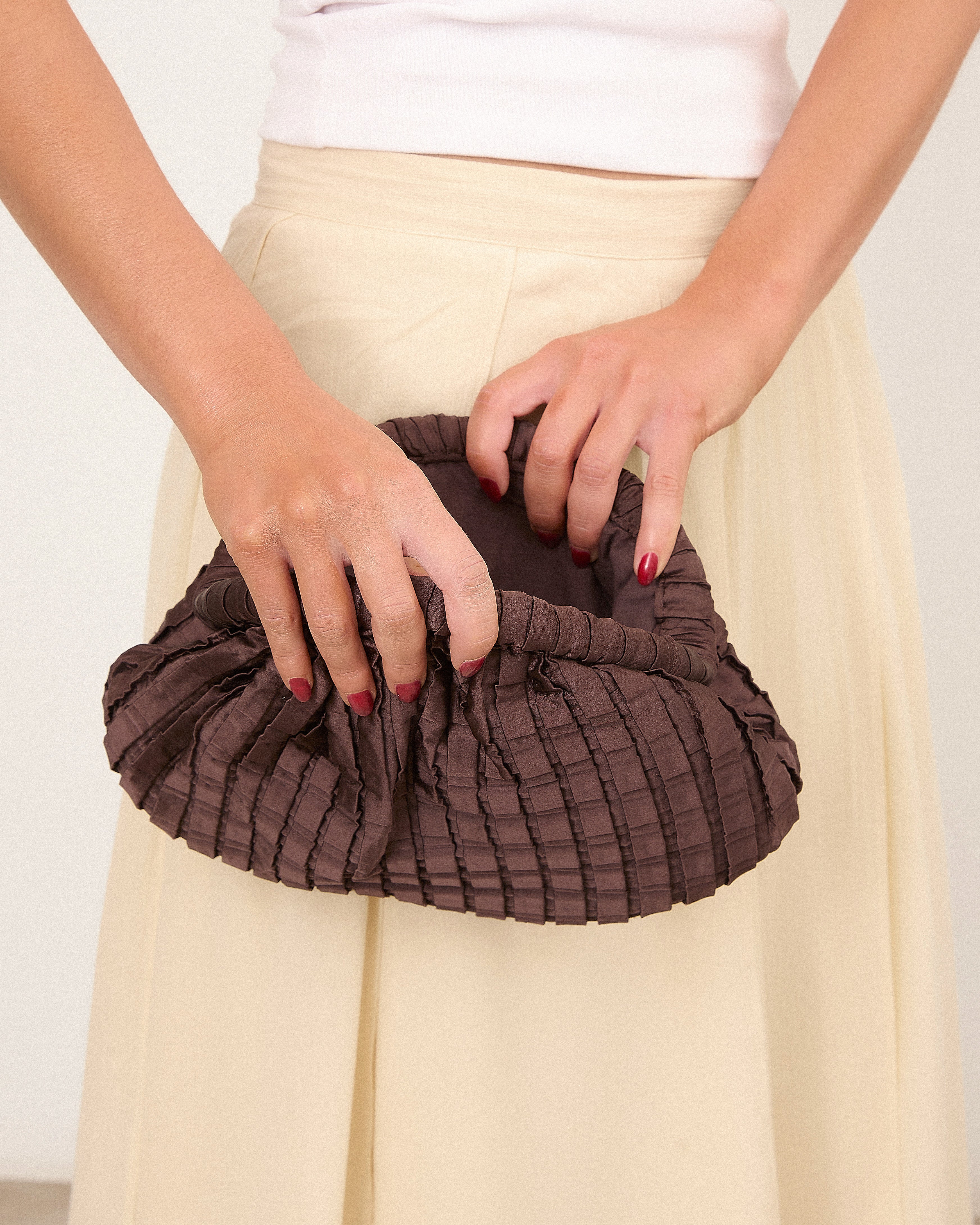 MIM Bolso UNICA POT BAG CHOCOLATE