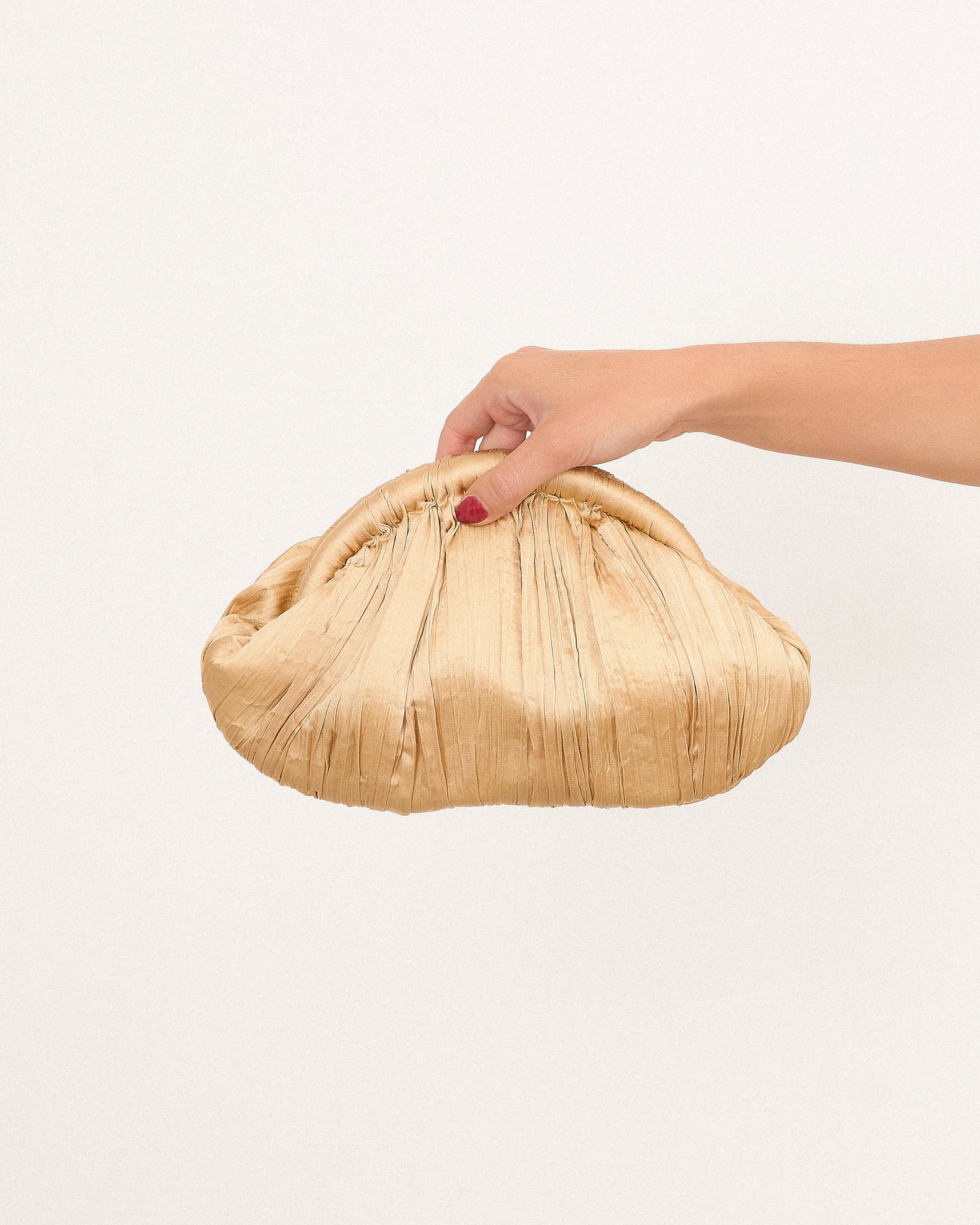 MIM Bolso UNICA POT BAG DORADO