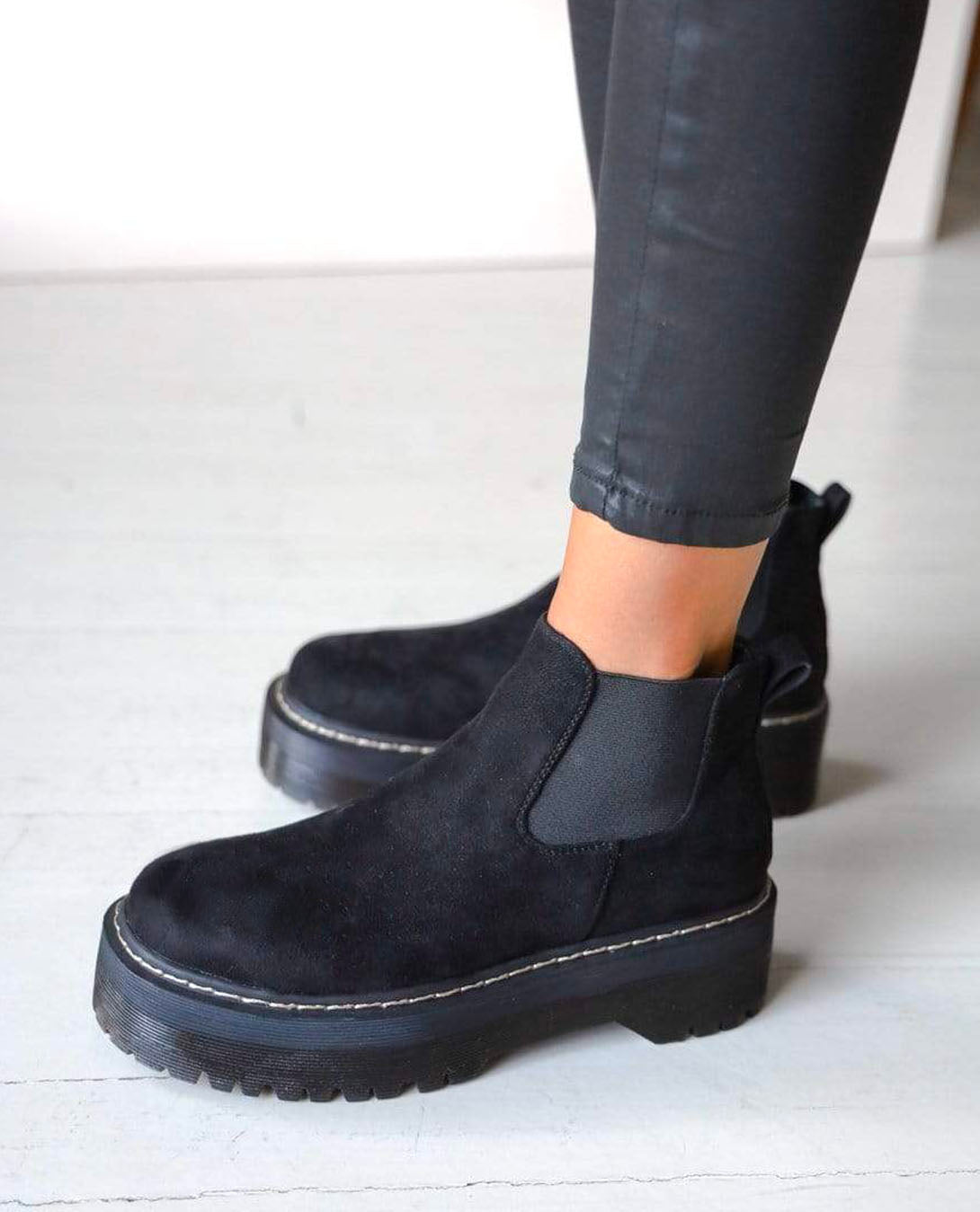 MIM Botas y botines CÓMIC NEGRO