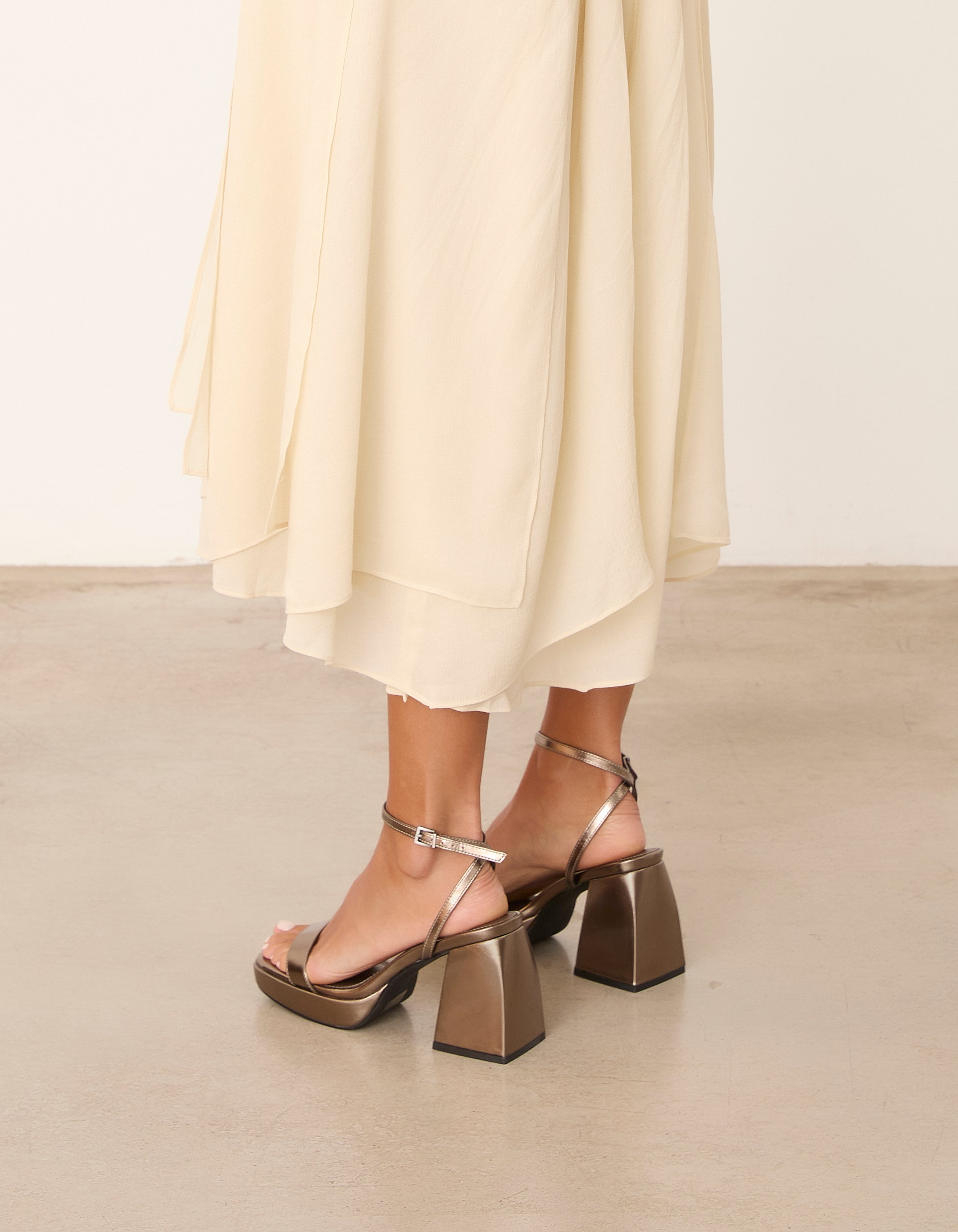 MIM Sandalia de tacón BAZ METALIZADO