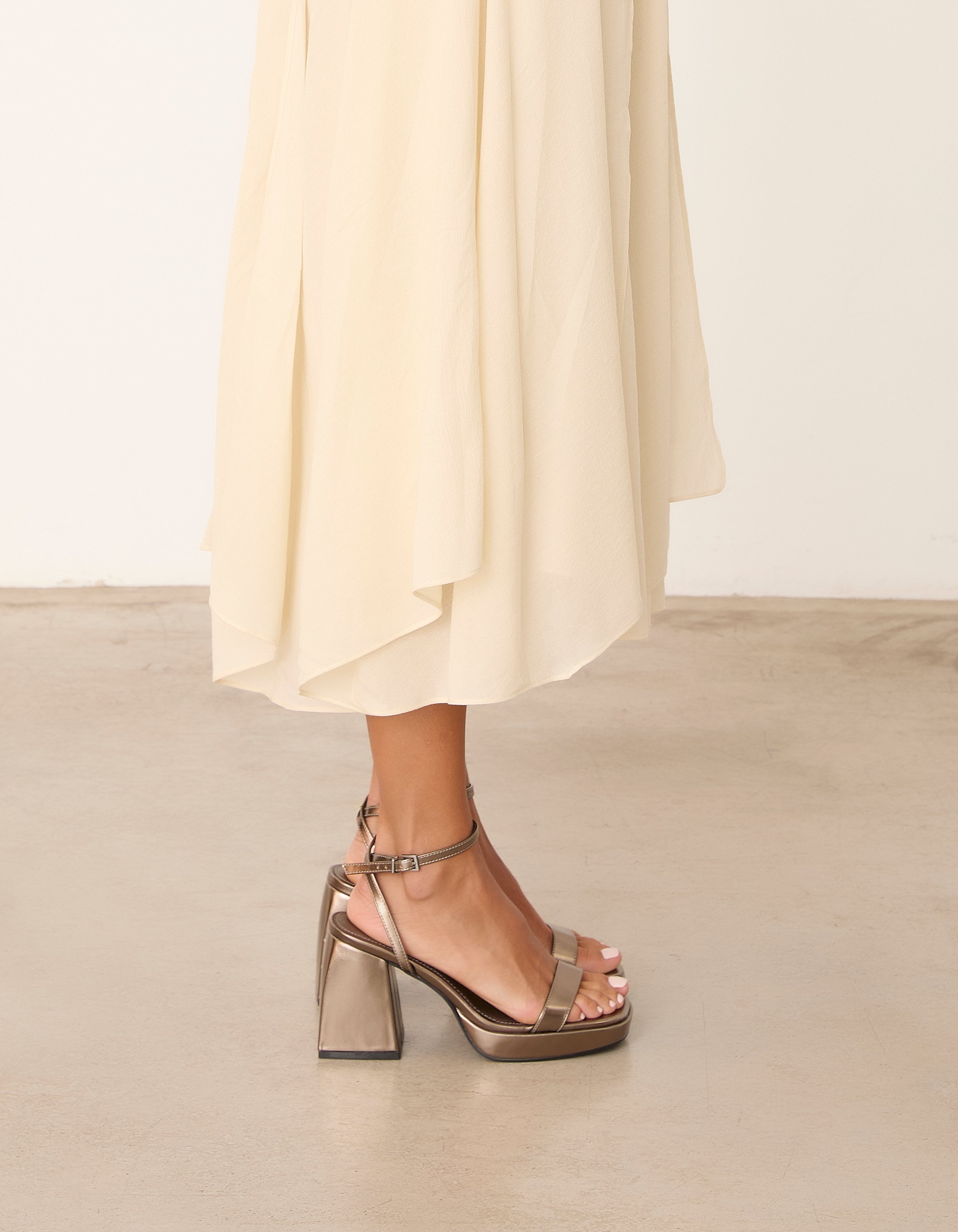 MIM Sandalia de tacón BAZ METALIZADO