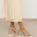 MIM Sandalia de tacón BRAT DORADO