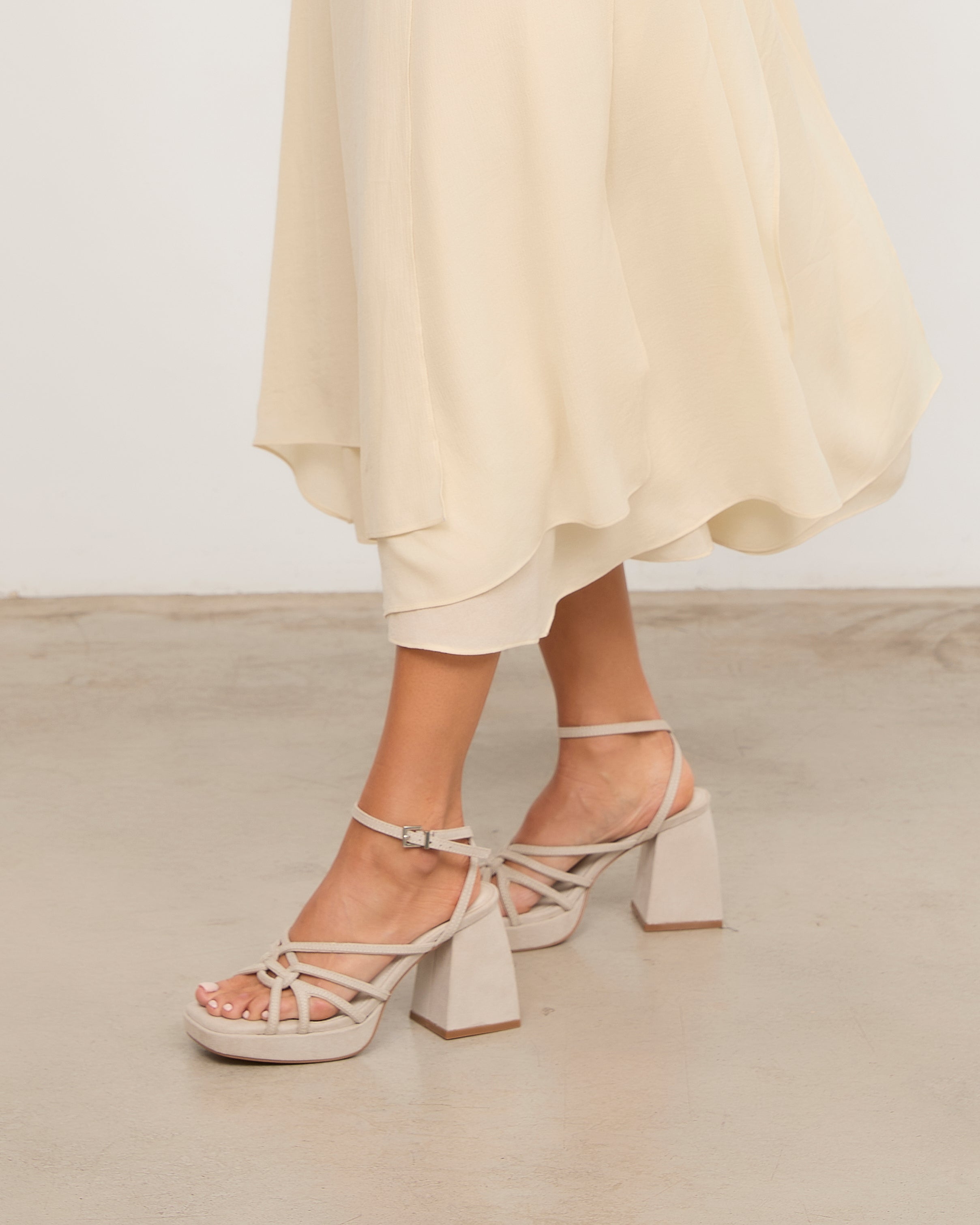 MIM Sandalia de tacón Brat Topo