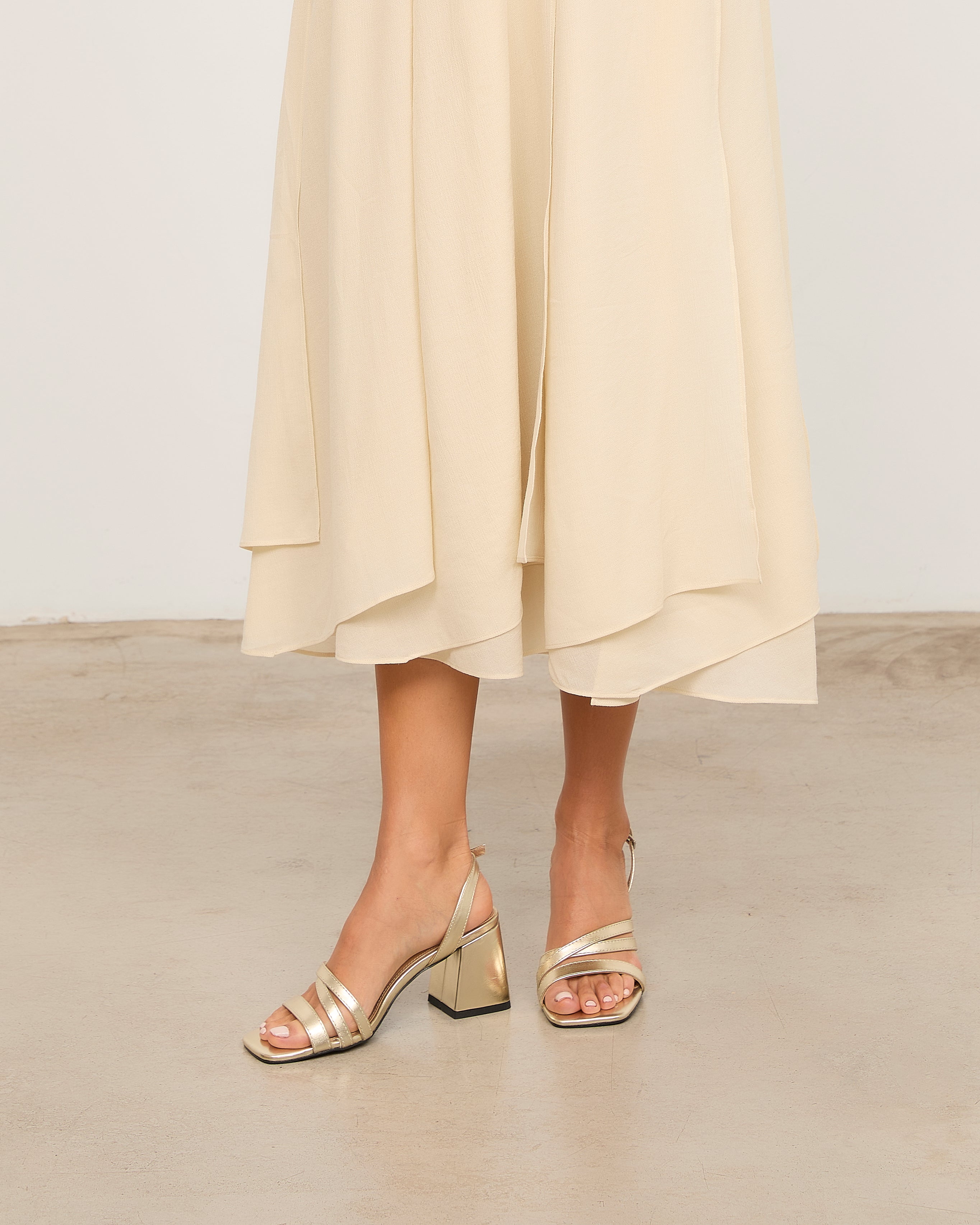 MIM Sandalia de tacón CLOE DORADO