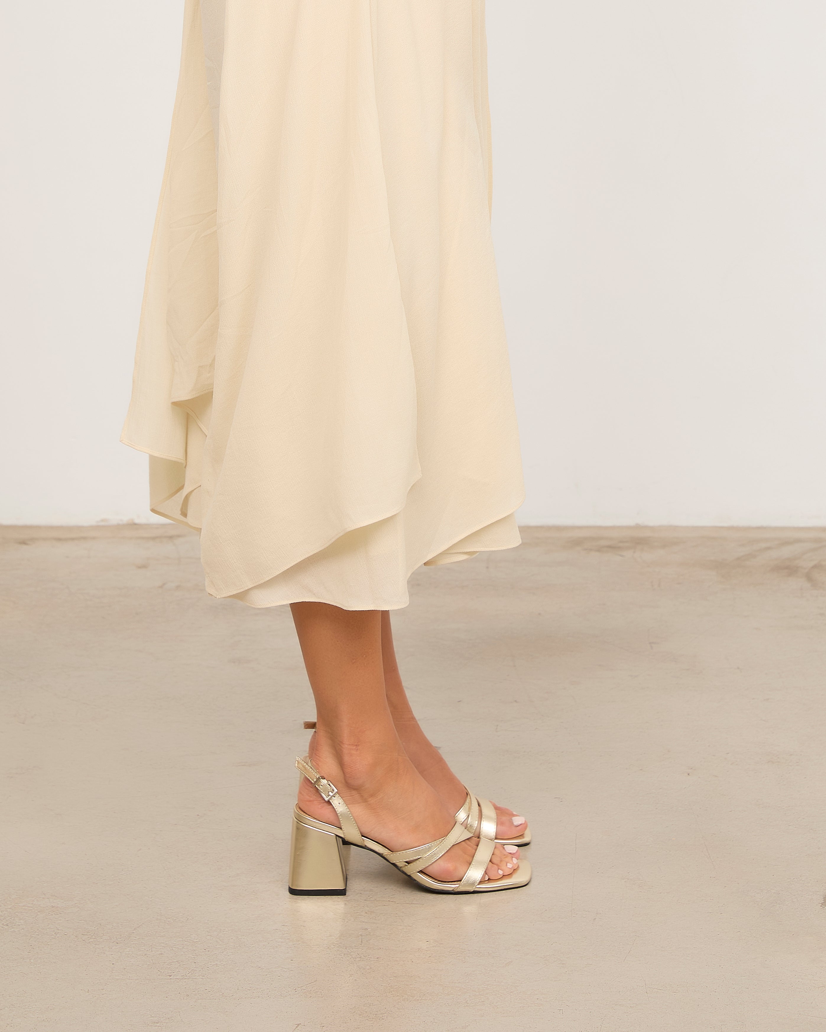 MIM Sandalia de tacón CLOE DORADO