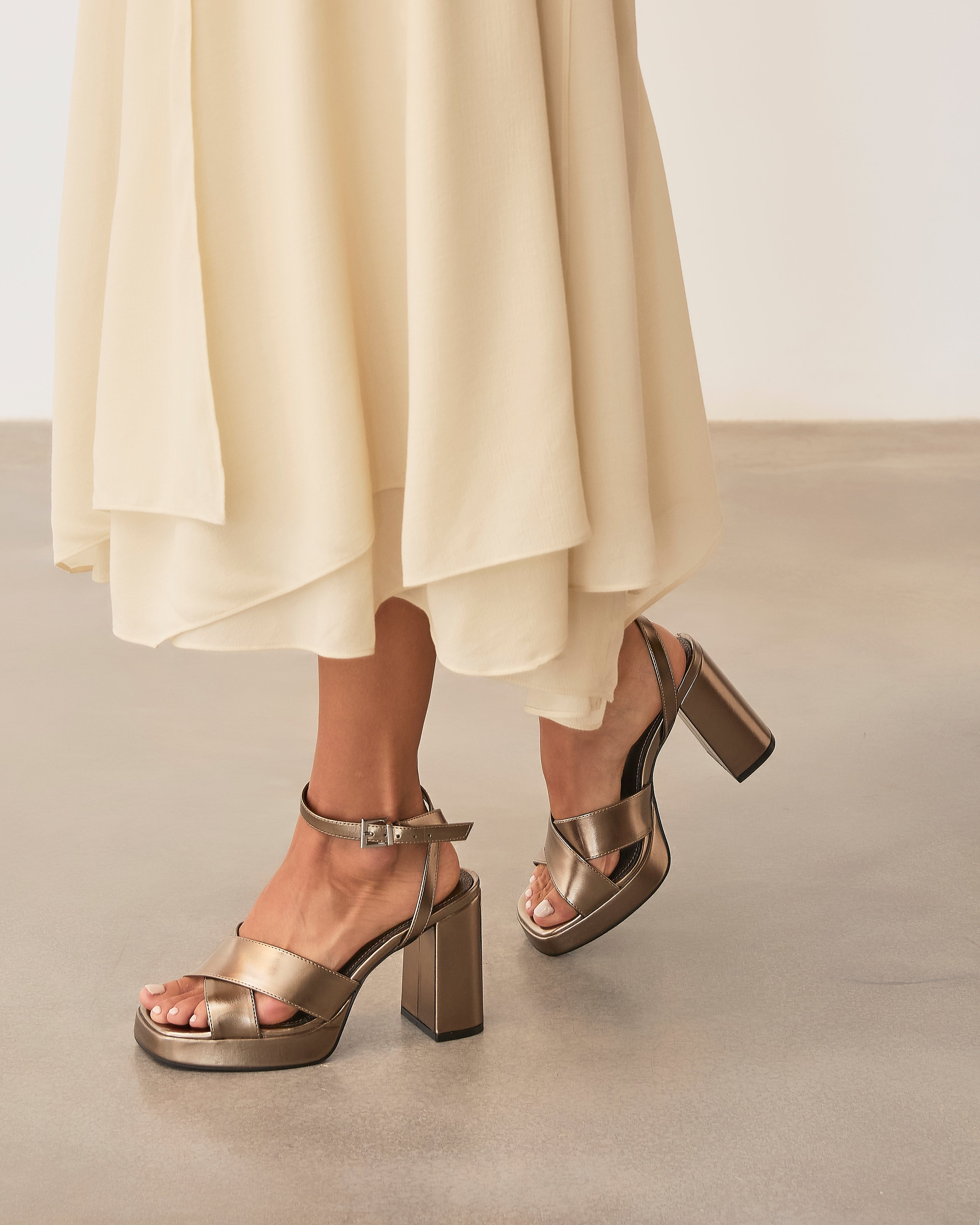 MIM Sandalia de tacón CUBA METALIZADO