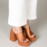 MIM Sandalia de tacón EDA CANELA