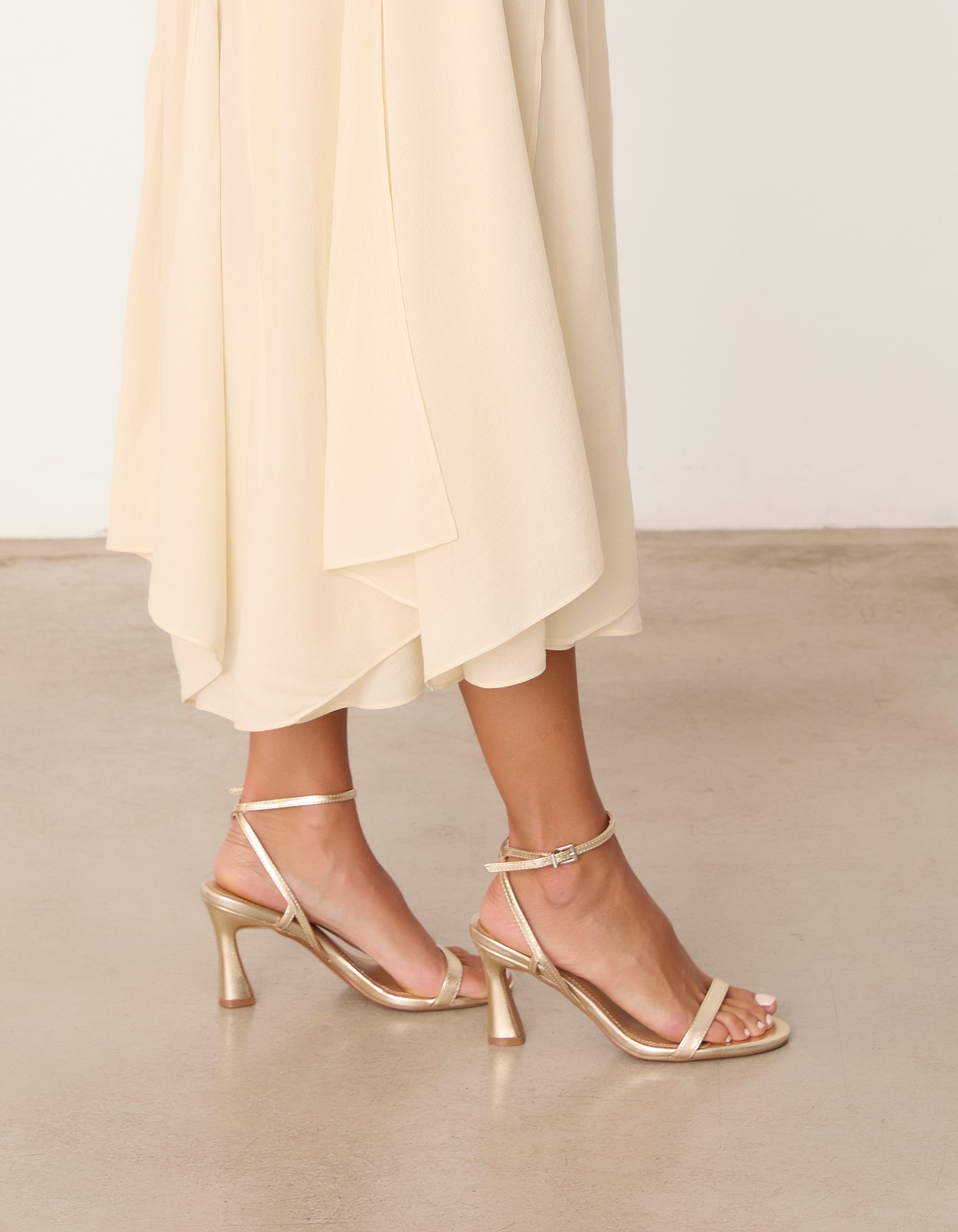 MIM Sandalia de tacón ELIOT DORADO