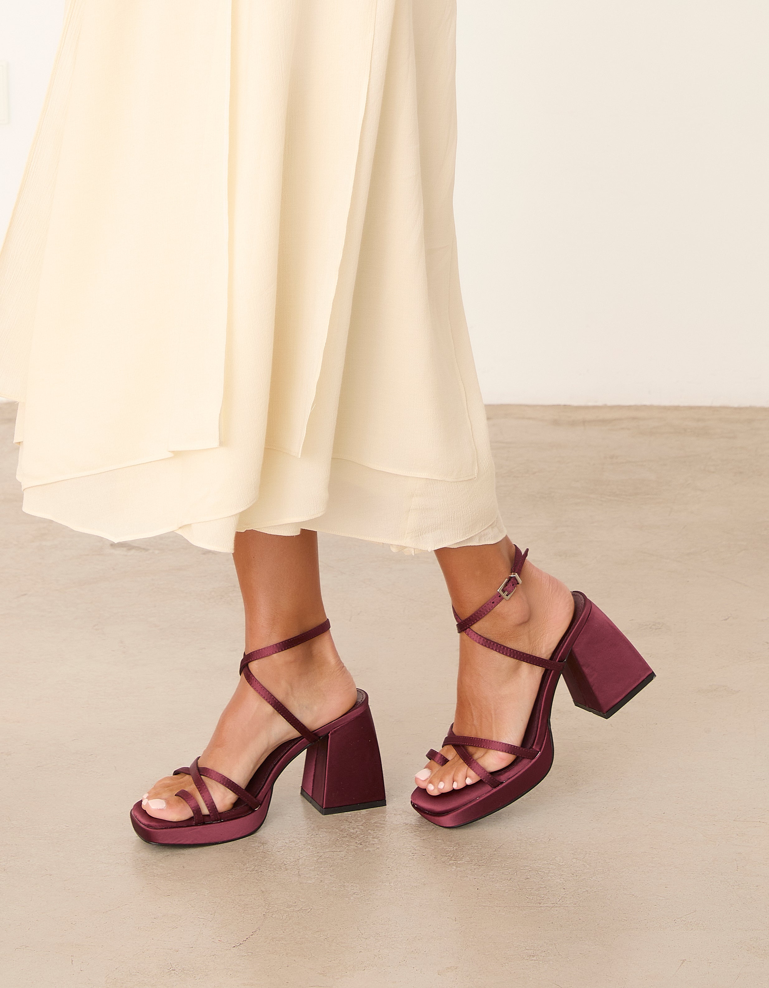 MIM Sandalia de tacón ENOA BURDEOS