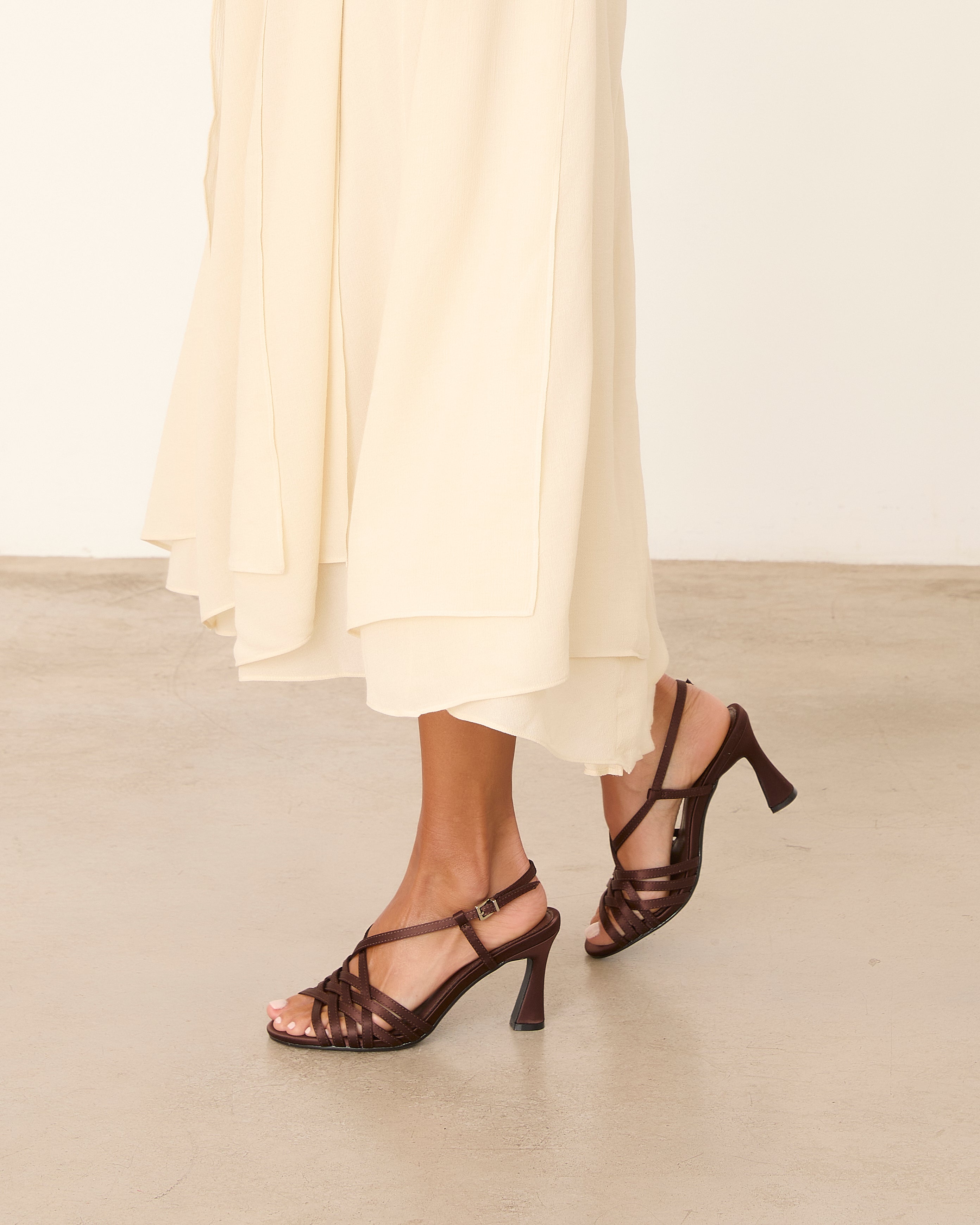 MIM Sandalia de tacón EVE CHOCOLATE SATIN