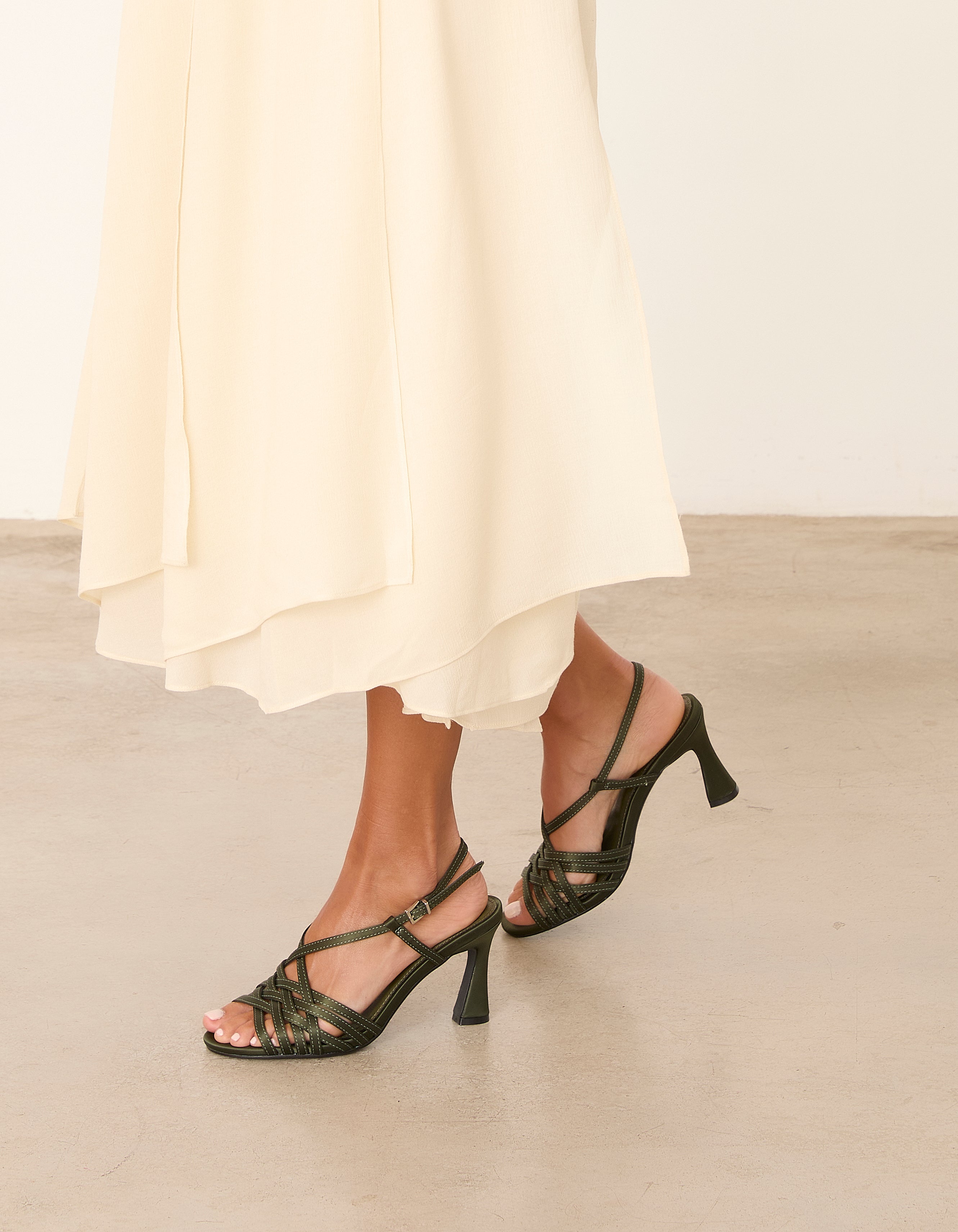 MIM Sandalia de tacón EVE OLIVA SATIN