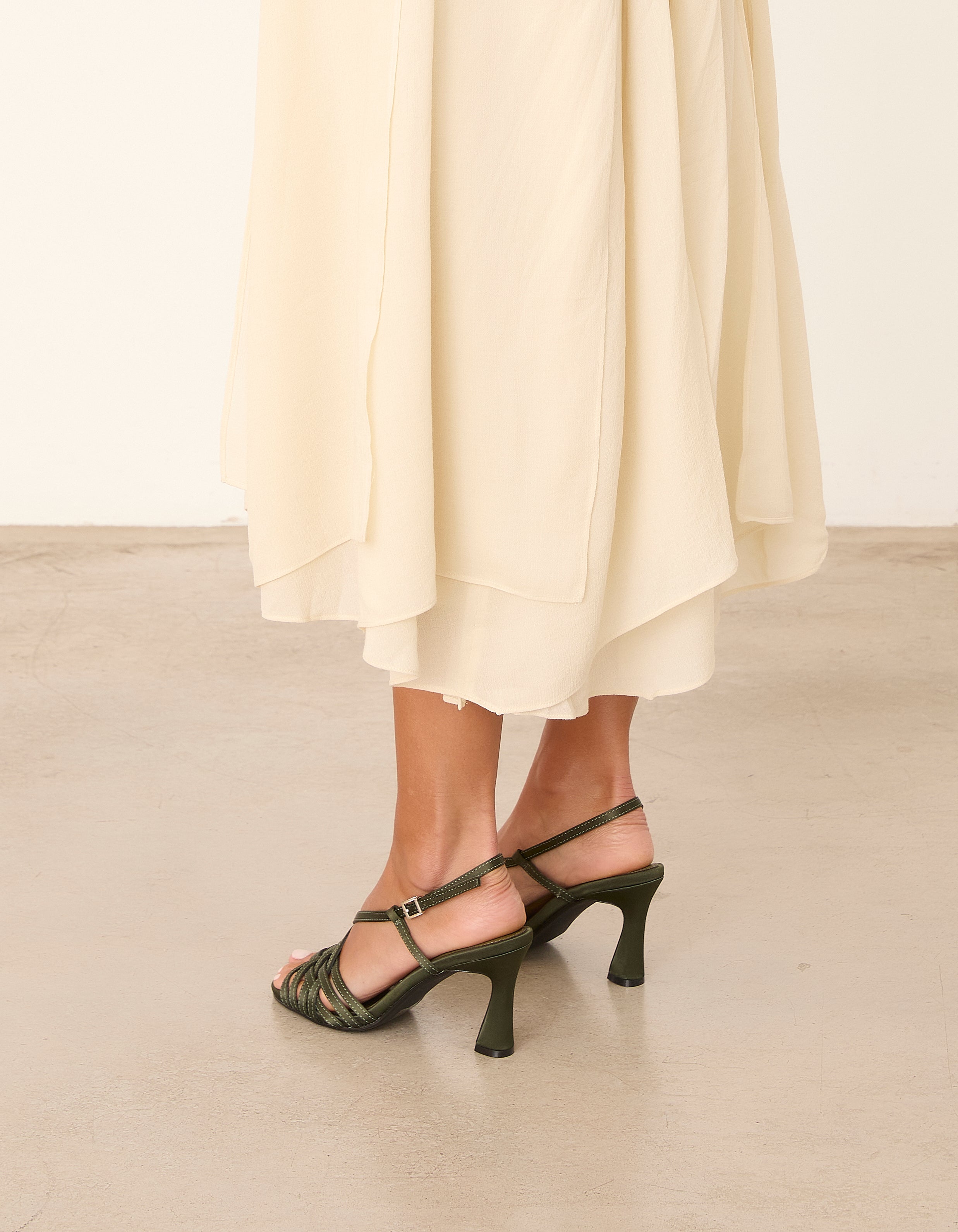 MIM Sandalia de tacón EVE OLIVA SATIN