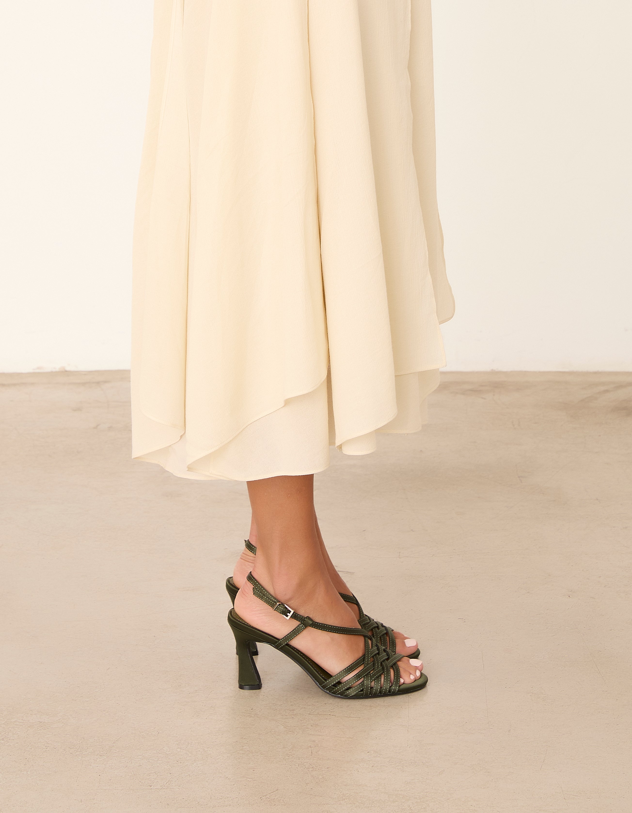 MIM Sandalia de tacón EVE OLIVA SATIN