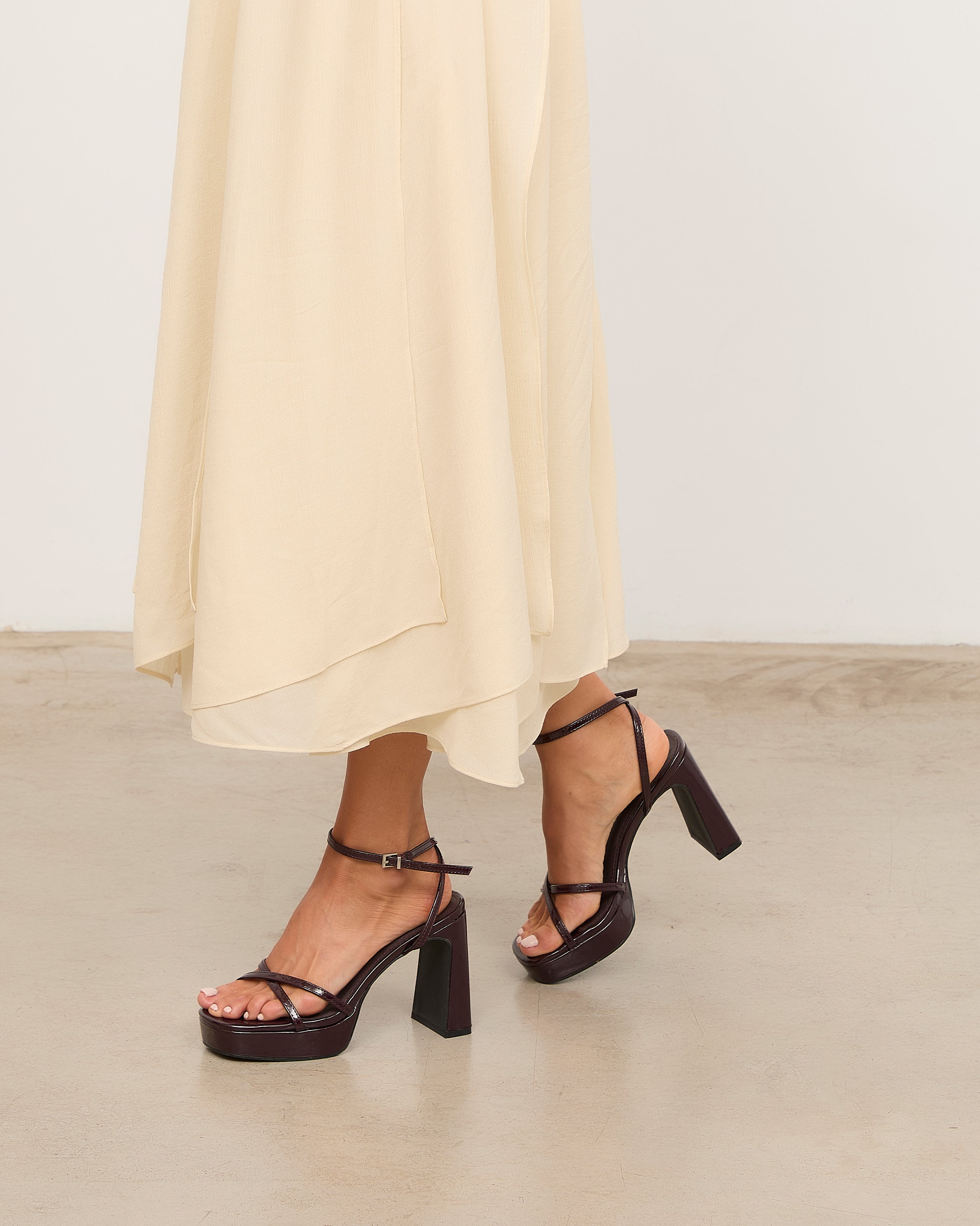 MIM Sandalia de tacón GRETA BURDEOS