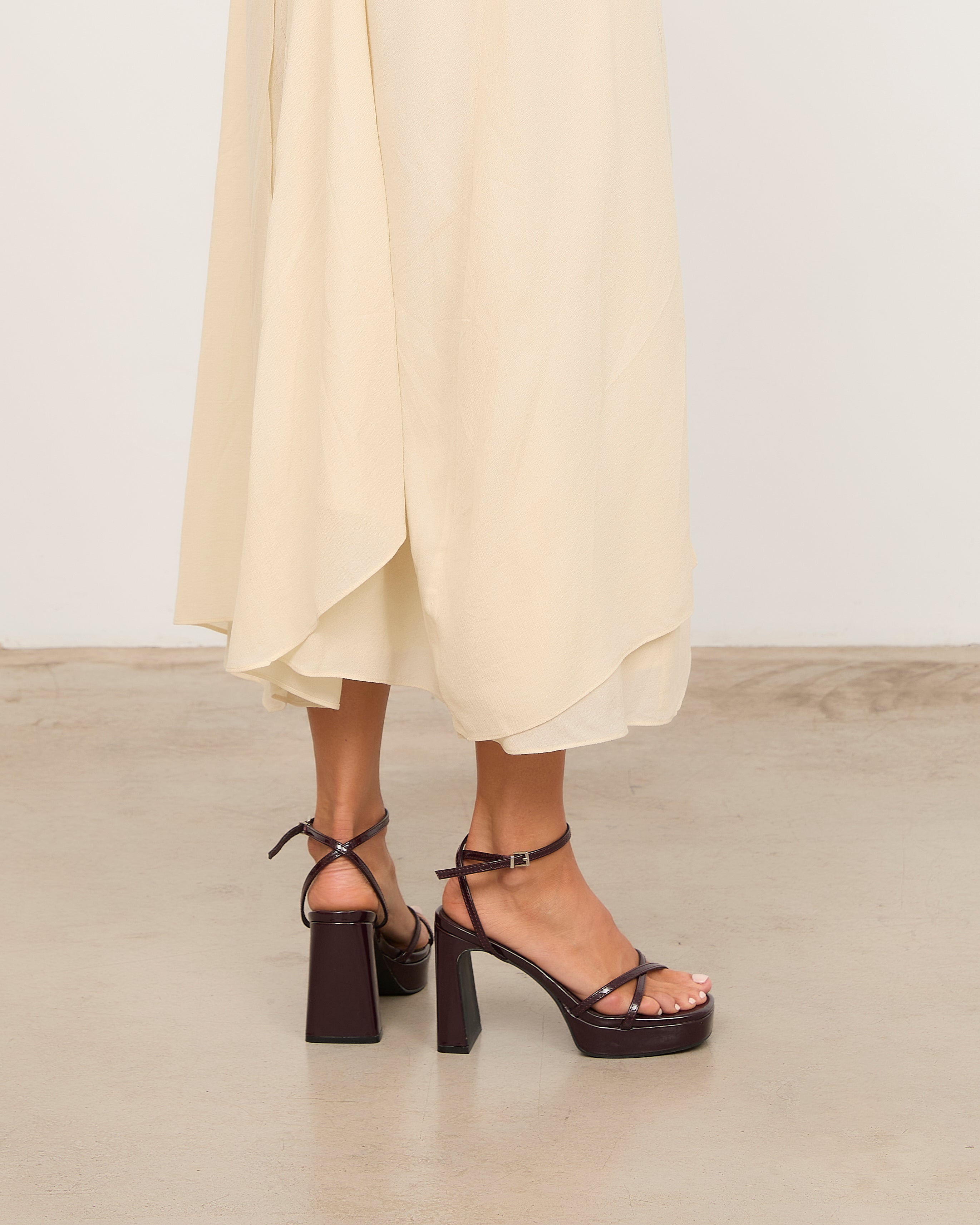 MIM Sandalia de tacón GRETA BURDEOS