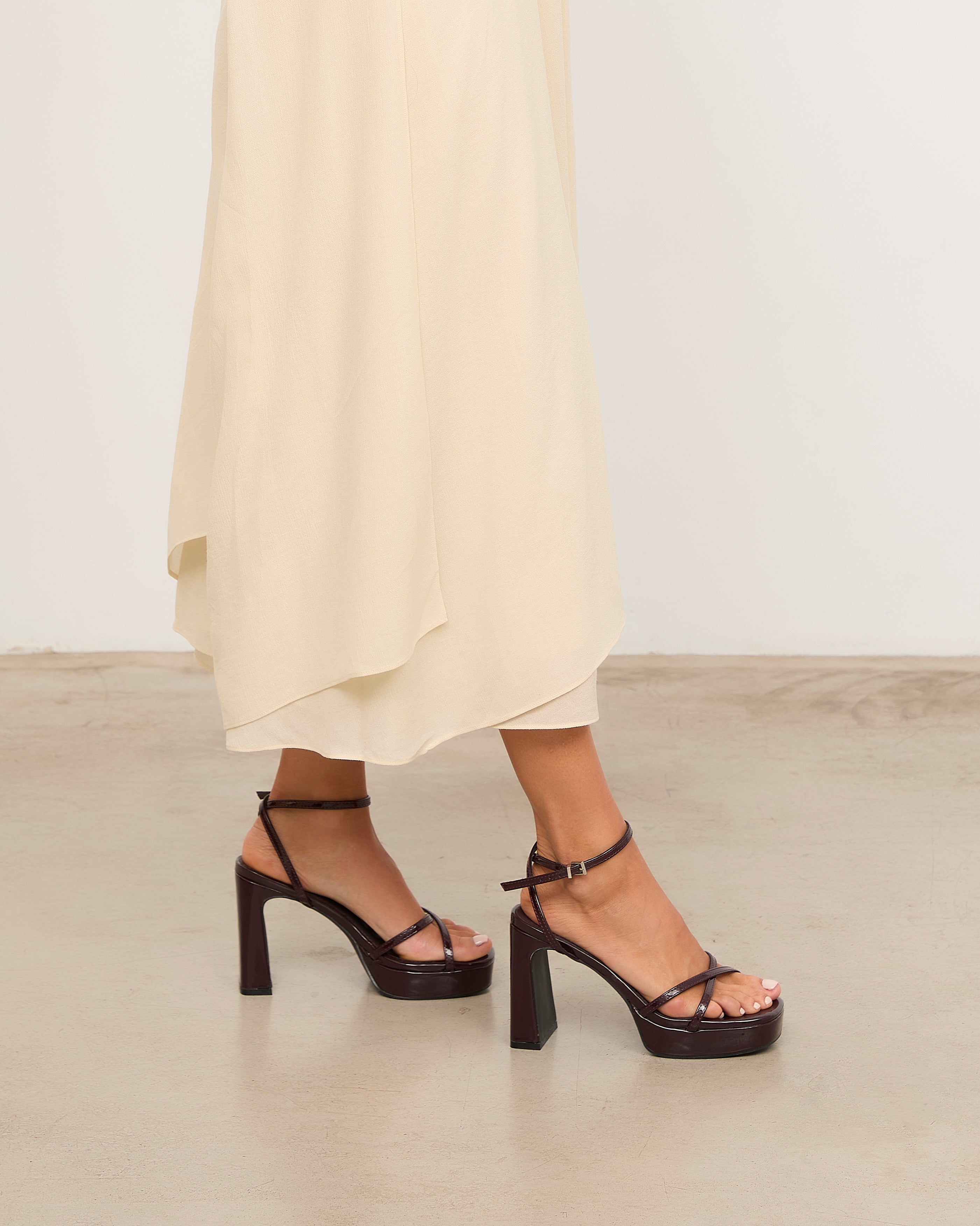 MIM Sandalia de tacón GRETA BURDEOS