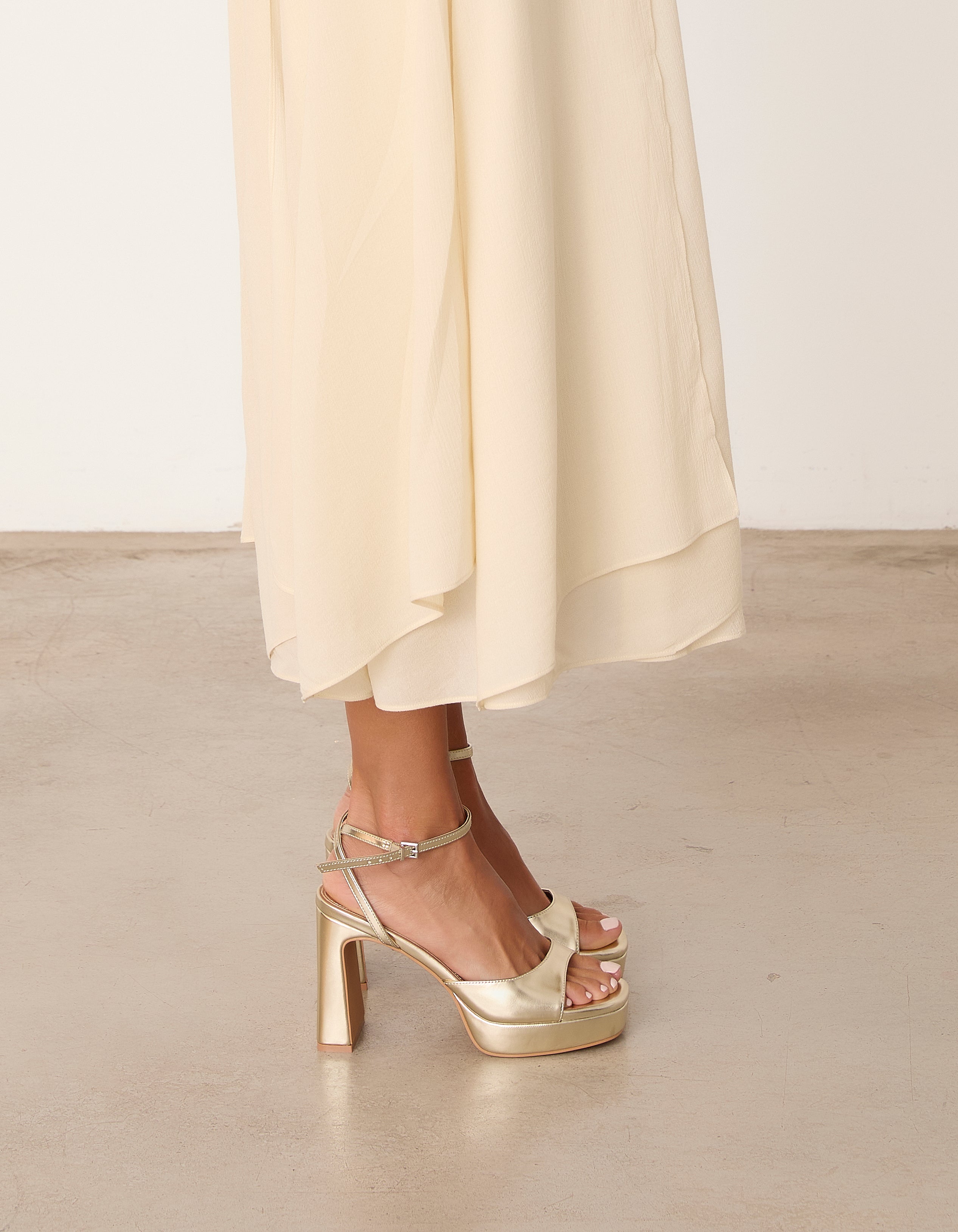 MIM Sandalia de tacón IMA DORADO
