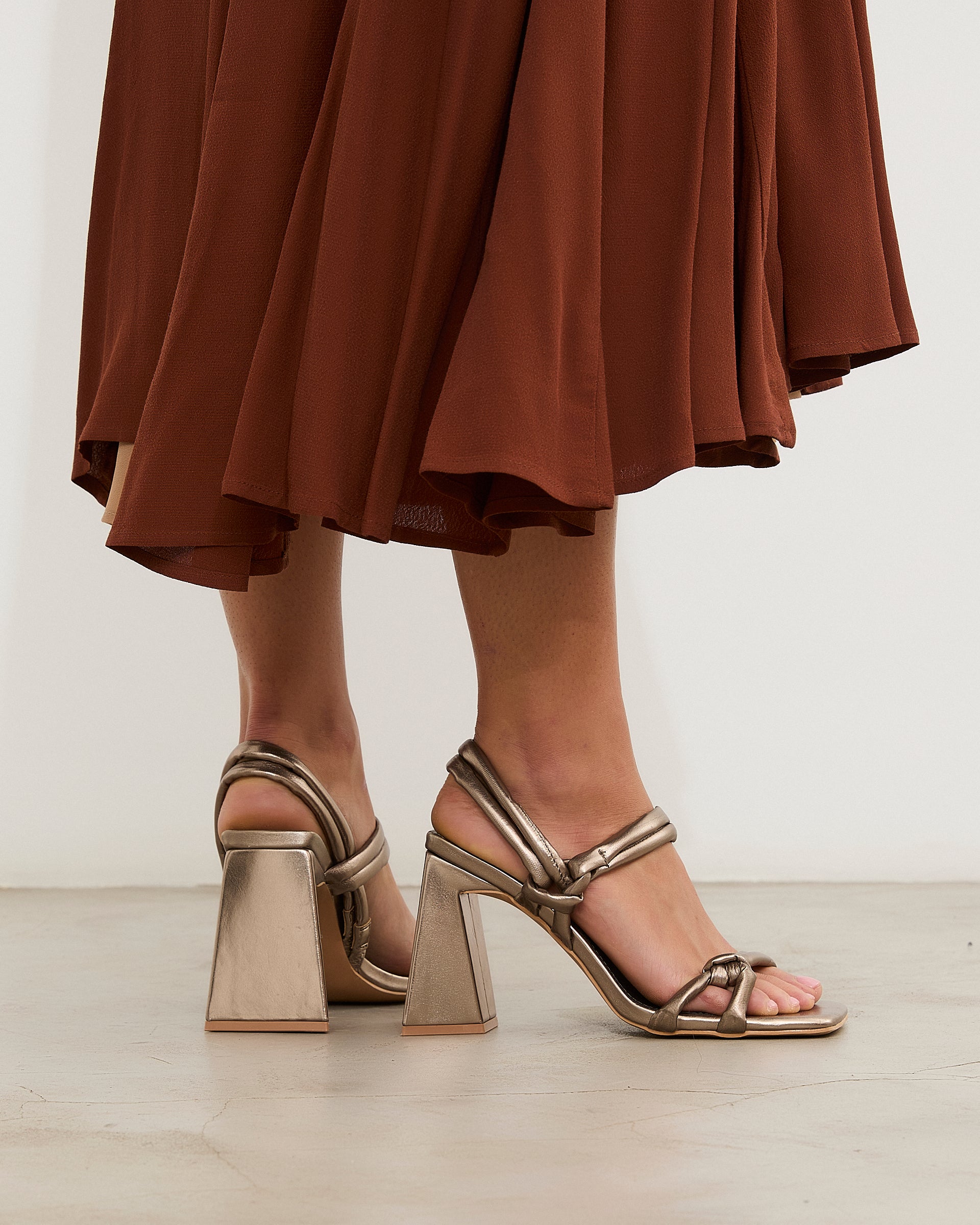 MIM Sandalia de tacón James Metalizado