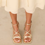 MIM Sandalia de tacón Jan Dorado