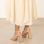 MIM Sandalia de tacón Jan Dorado