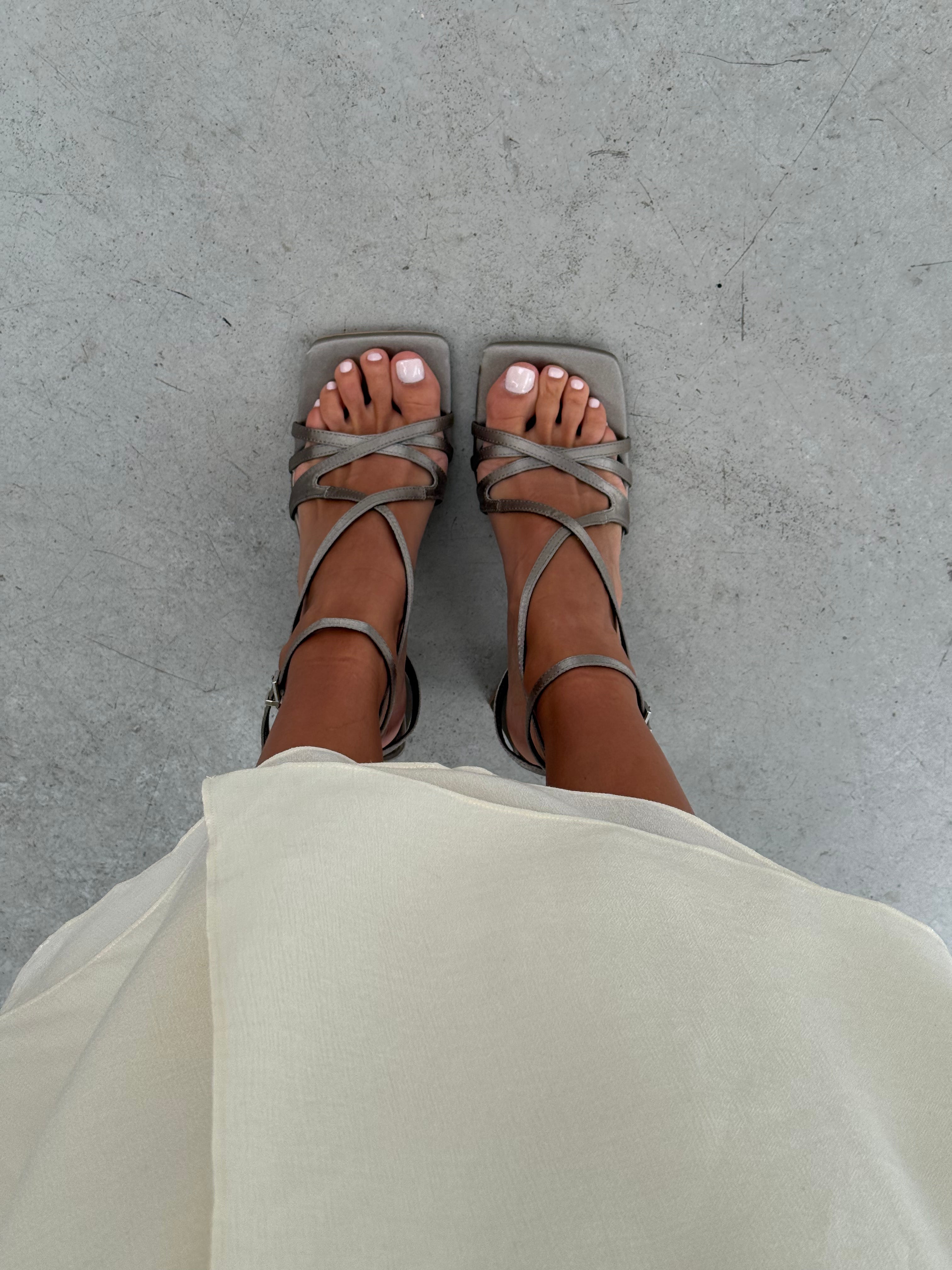 MIM Sandalia de tacón JAN GRIS SATIN
