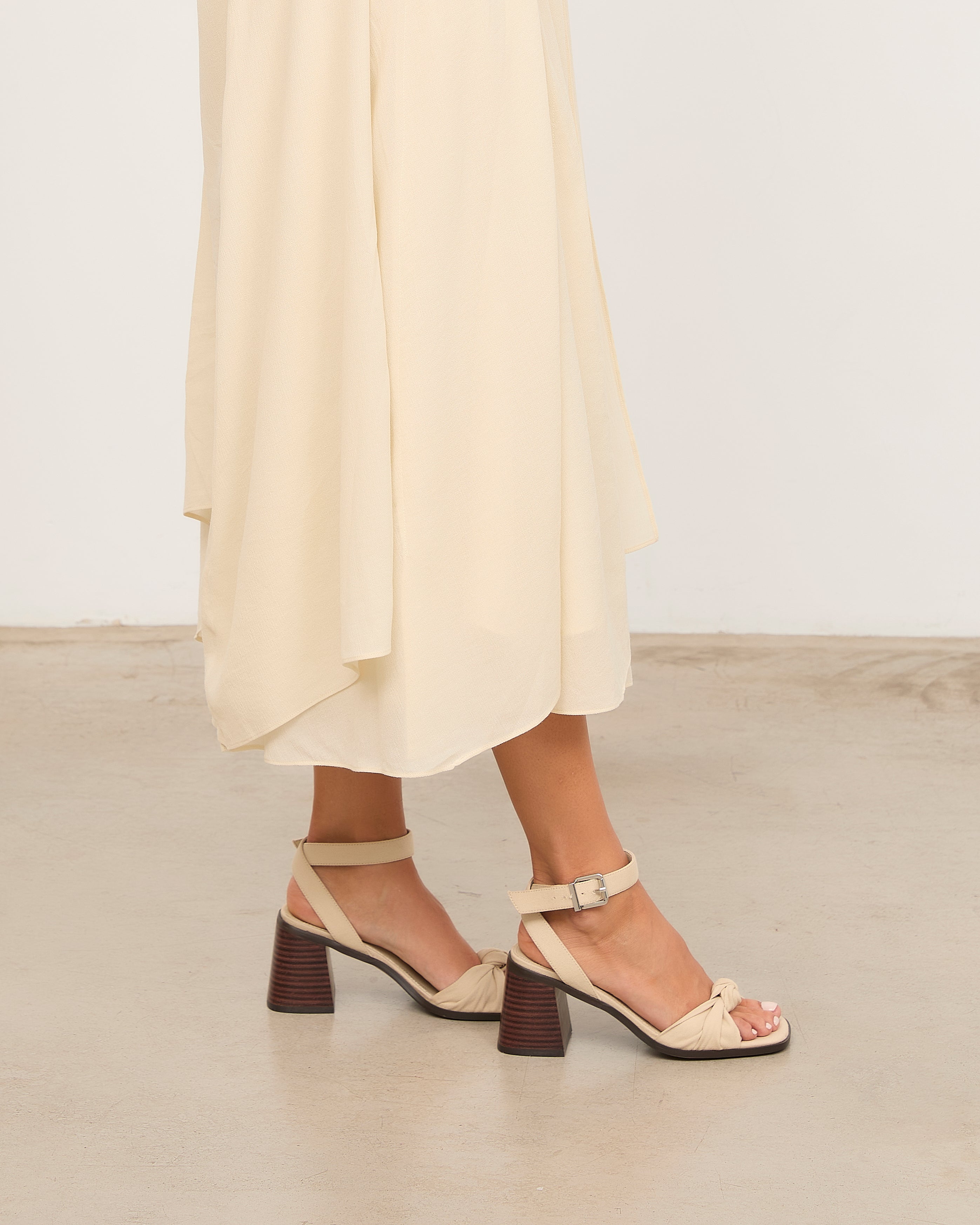 MIM Sandalia de tacón LIANE BEIGE