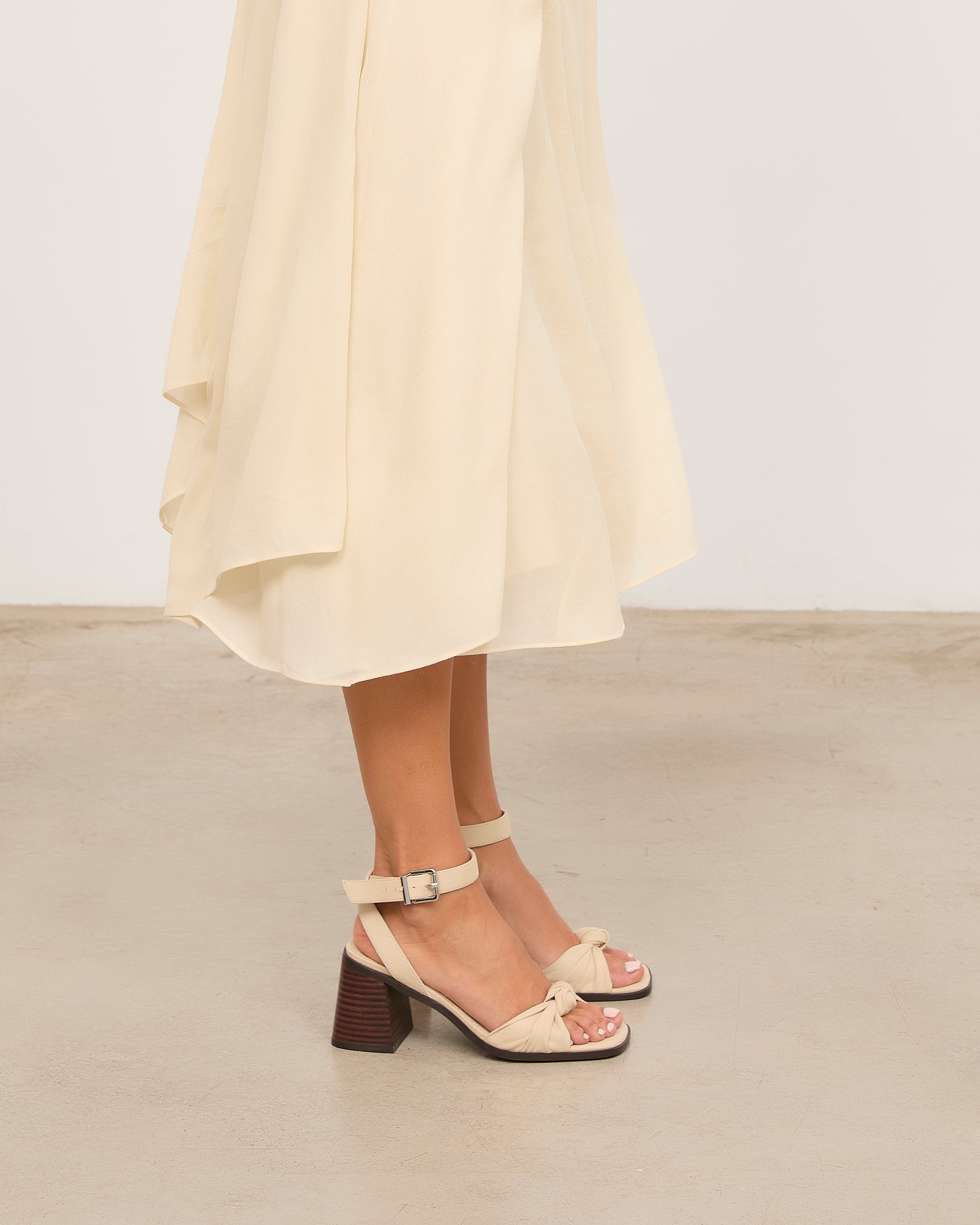 MIM Sandalia de tacón LIANE BEIGE