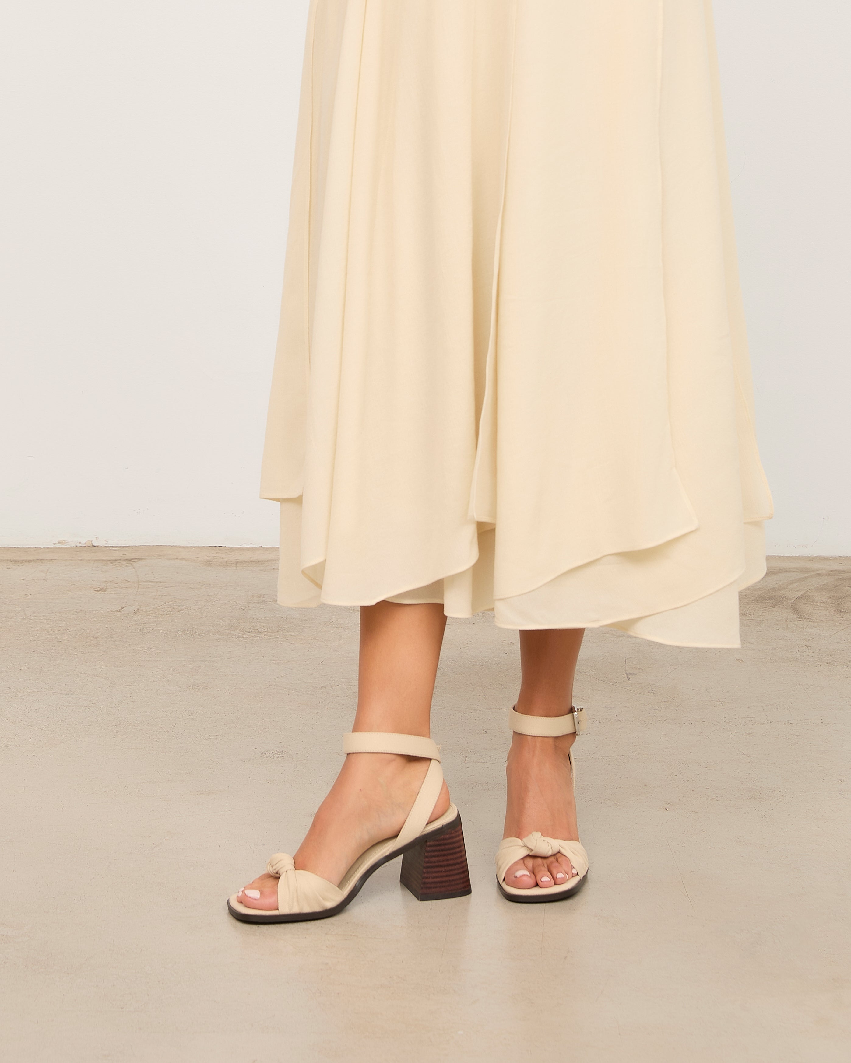 MIM Sandalia de tacón LIANE BEIGE
