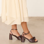 MIM Sandalia de tacón LUA CHOCOLATE