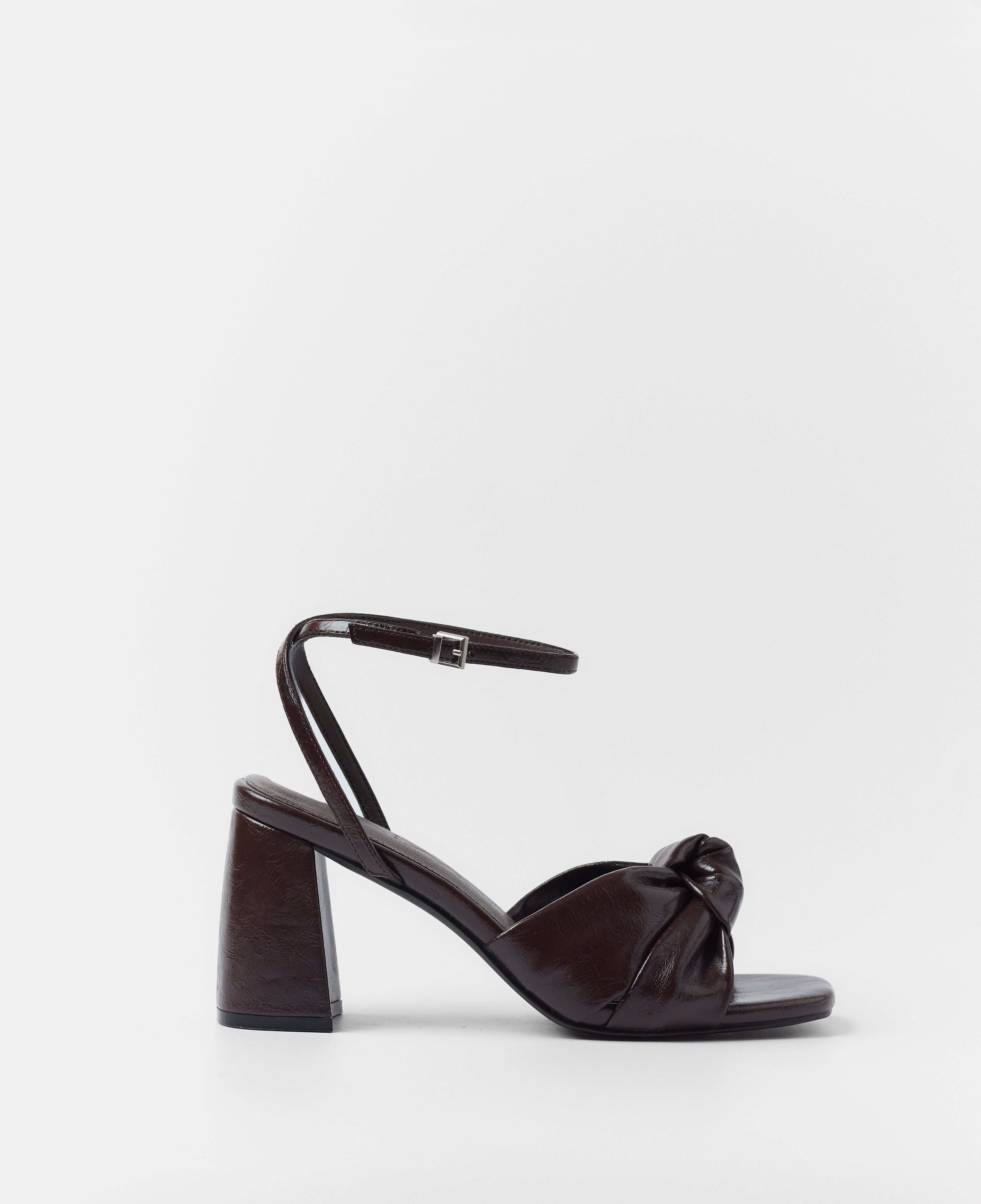 MIM Sandalia de tacón LUA CHOCOLATE