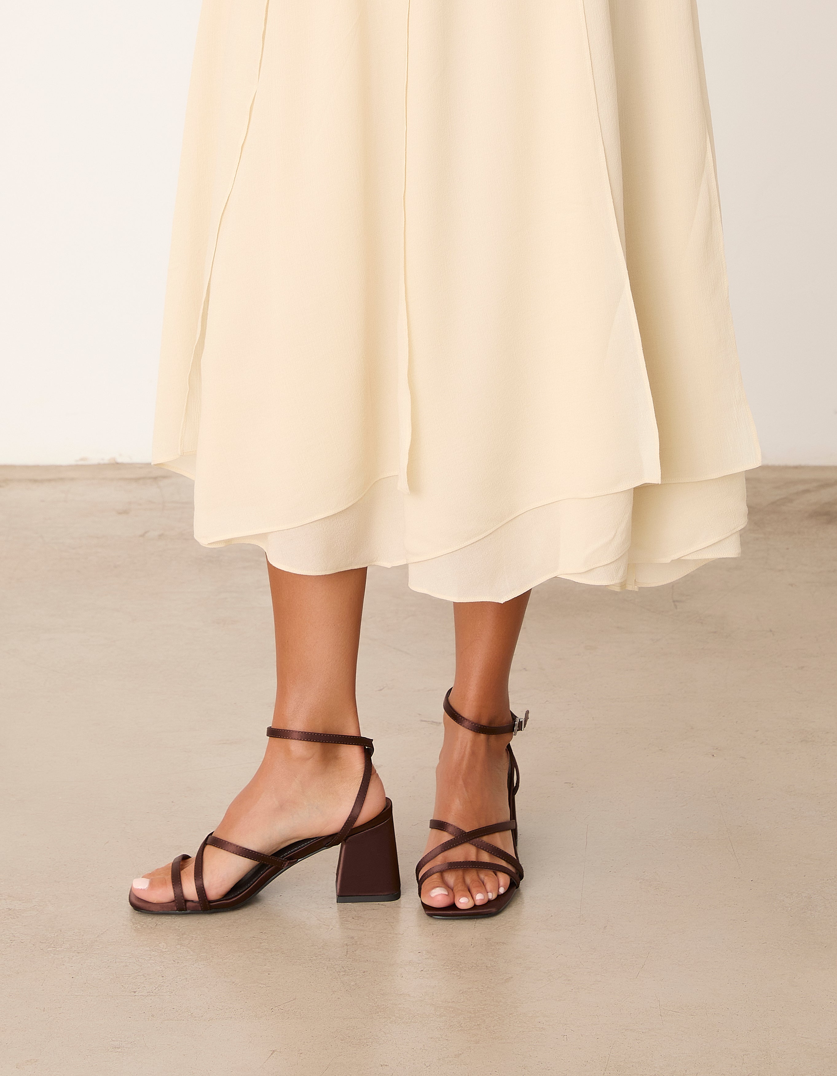 MIM Sandalia de tacón LUCIE CHOCOLATE