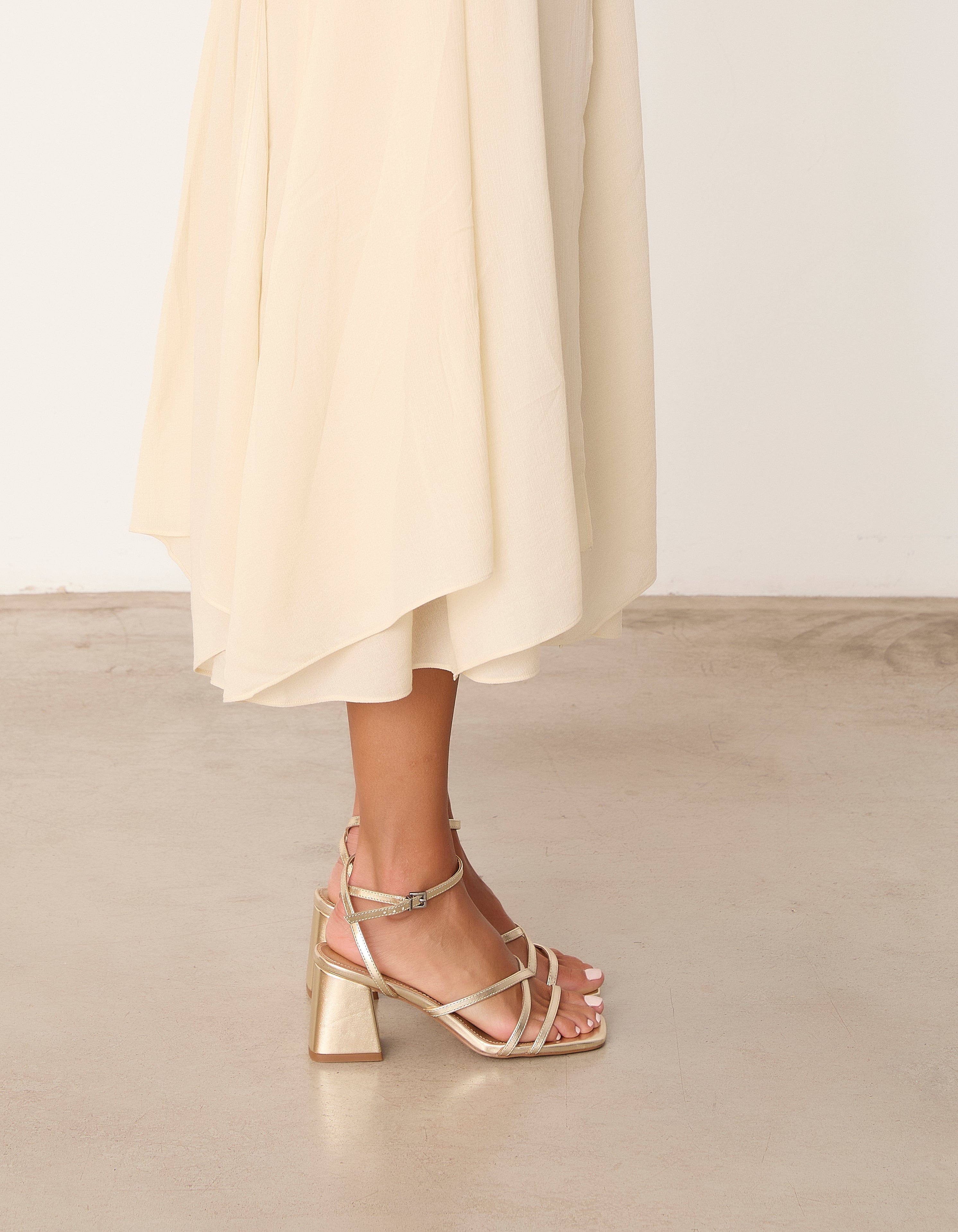 MIM Sandalia de tacón LUCIE DORADO