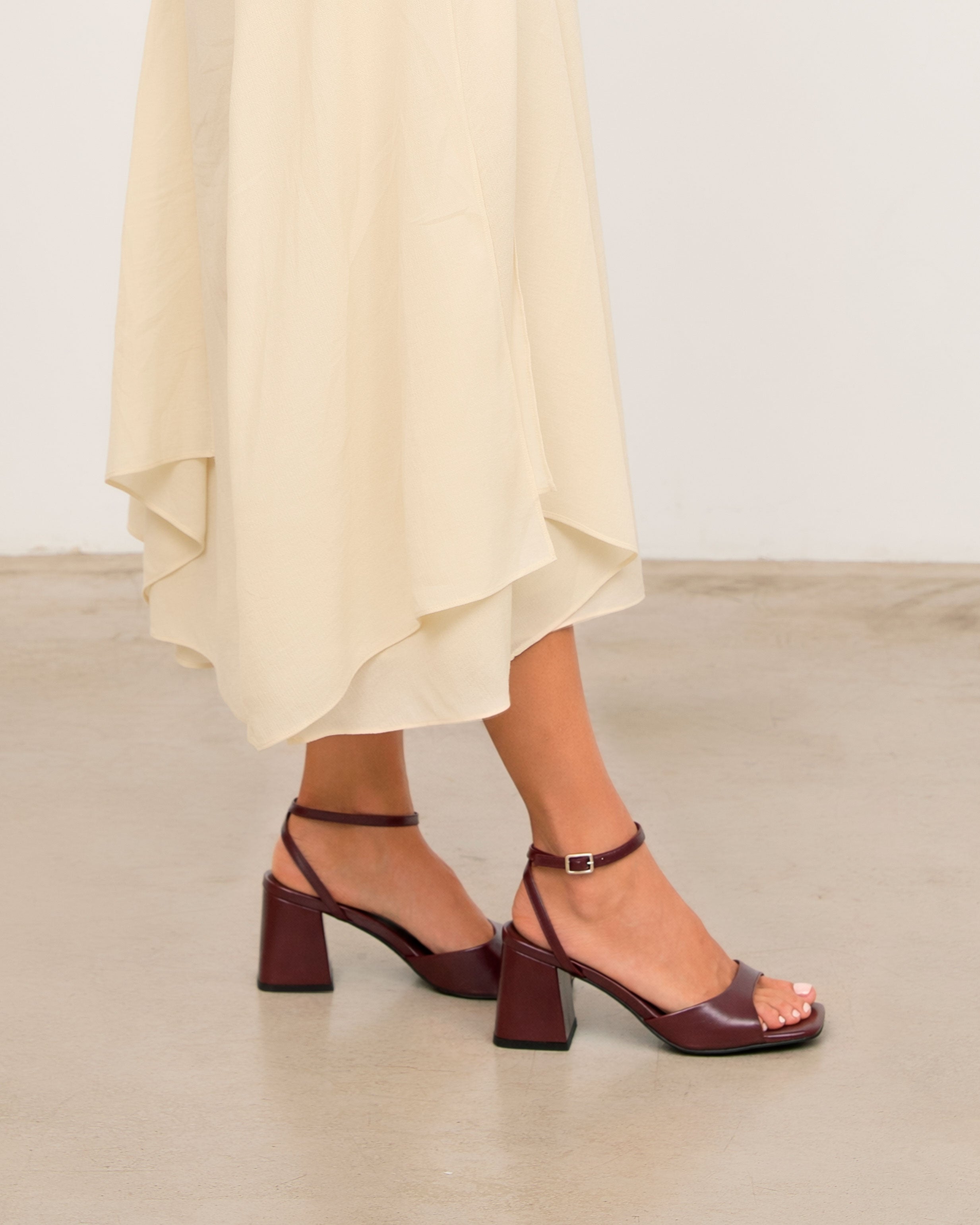 MIM Sandalia de tacón MANE BURDEOS