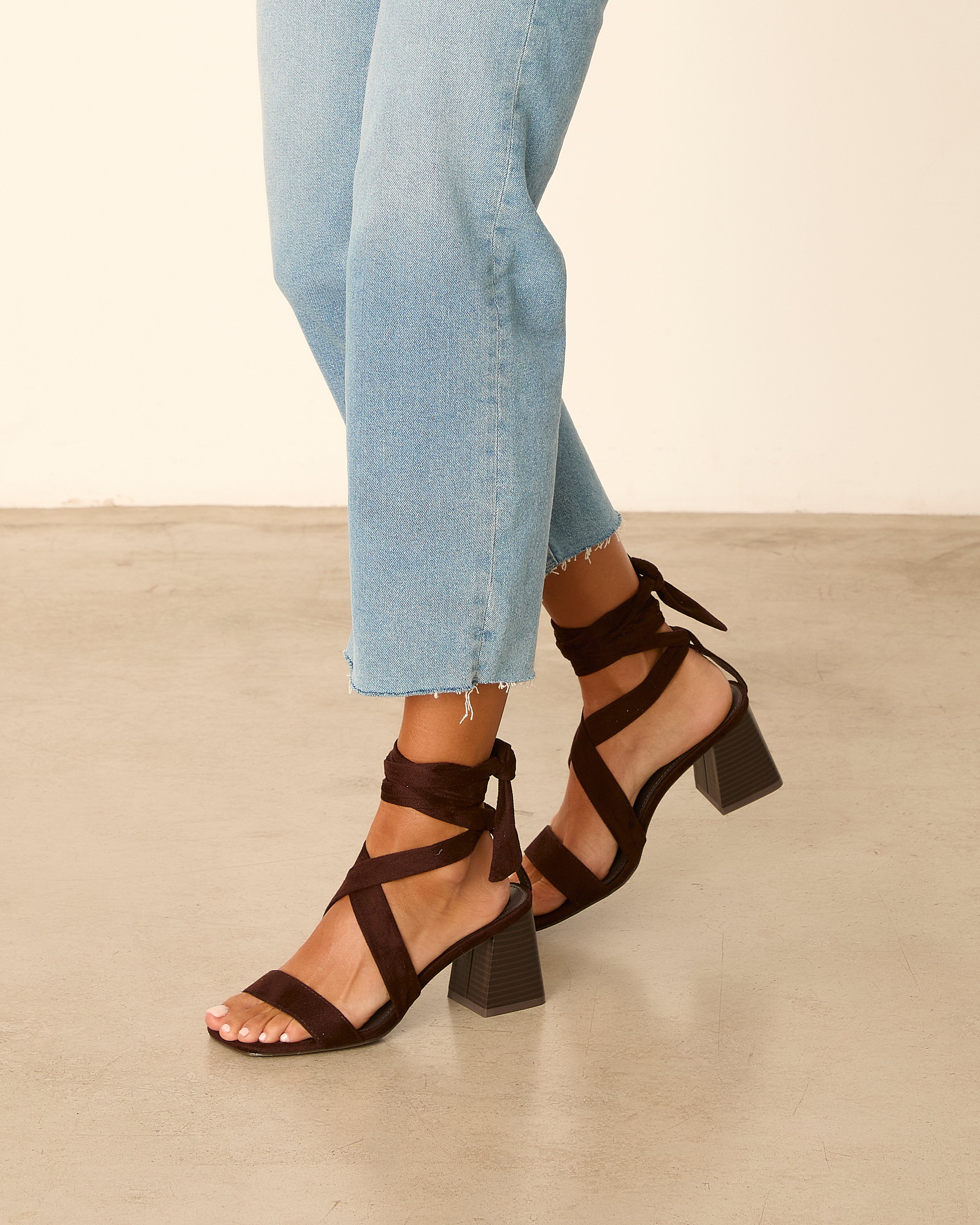 MIM Sandalia de tacón MEL CHOCOLATE