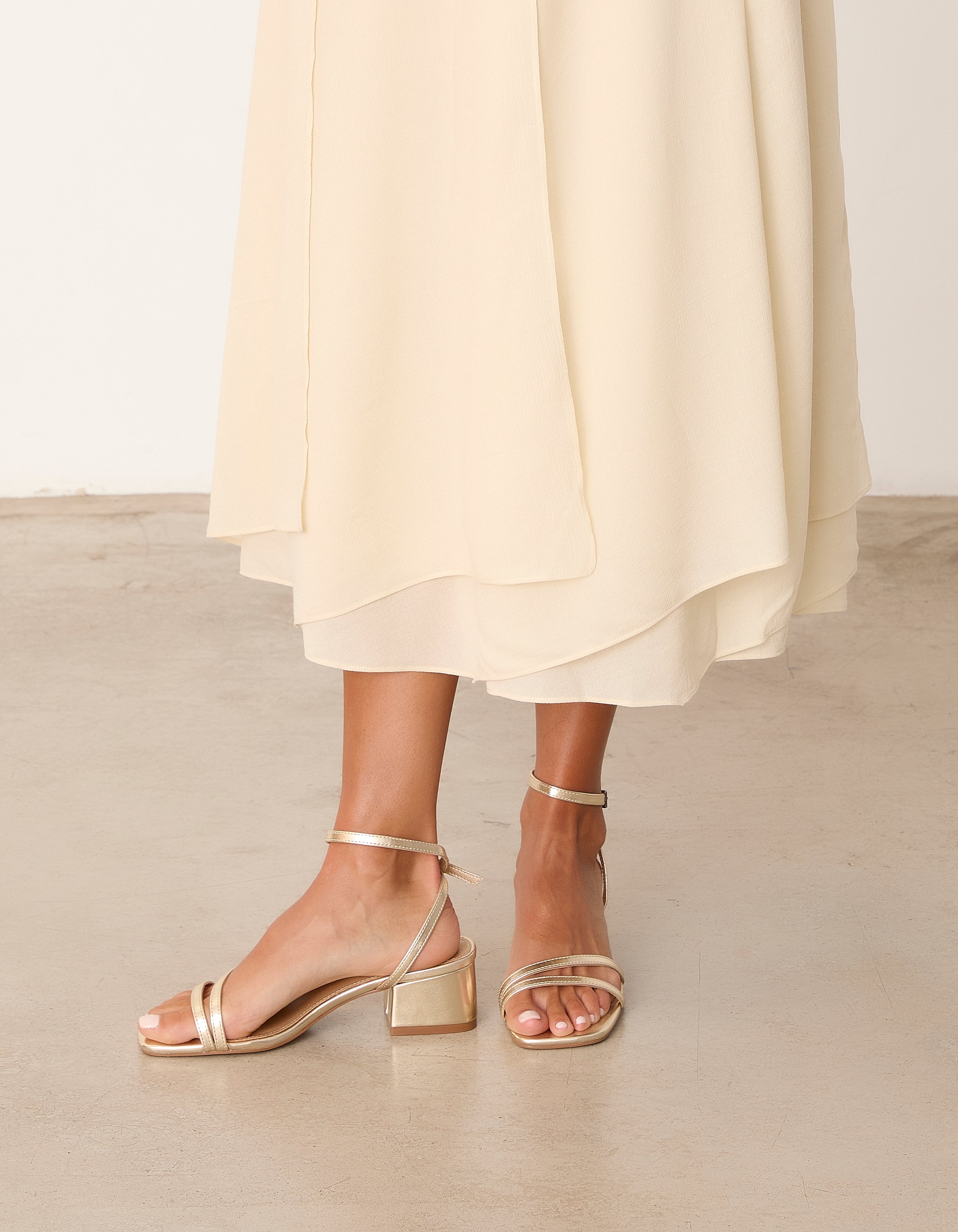 MIM Sandalia de tacón MELLY DORADO