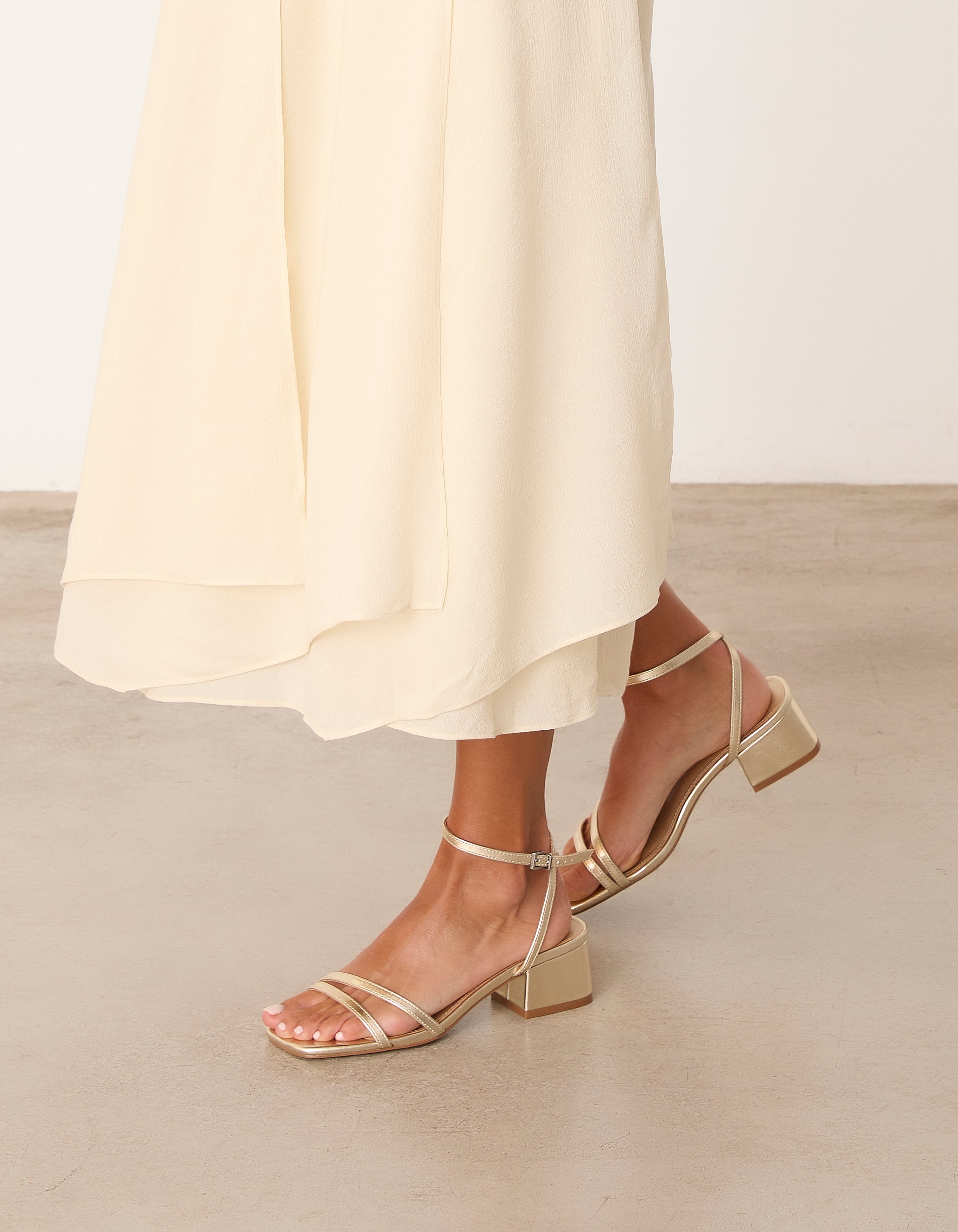 MIM Sandalia de tacón MELLY DORADO