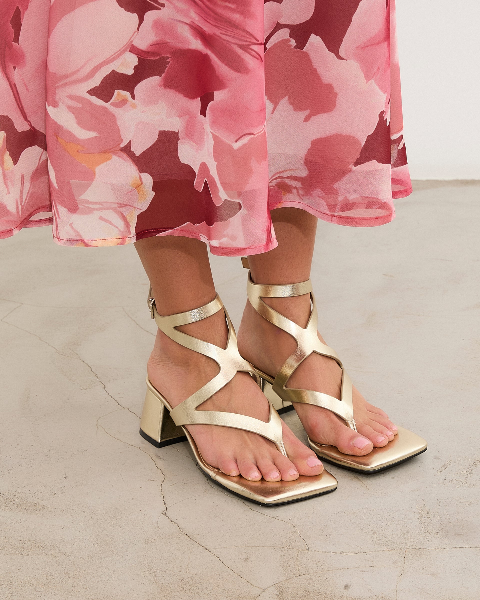 MIM Sandalia de tacón Morey Dorado