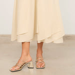 MIM Sandalia de tacón NATS DORADO