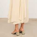 MIM Sandalia de tacón NATS DORADO