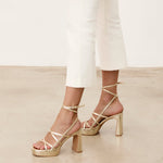 MIM Sandalia de tacón NORI DORADO