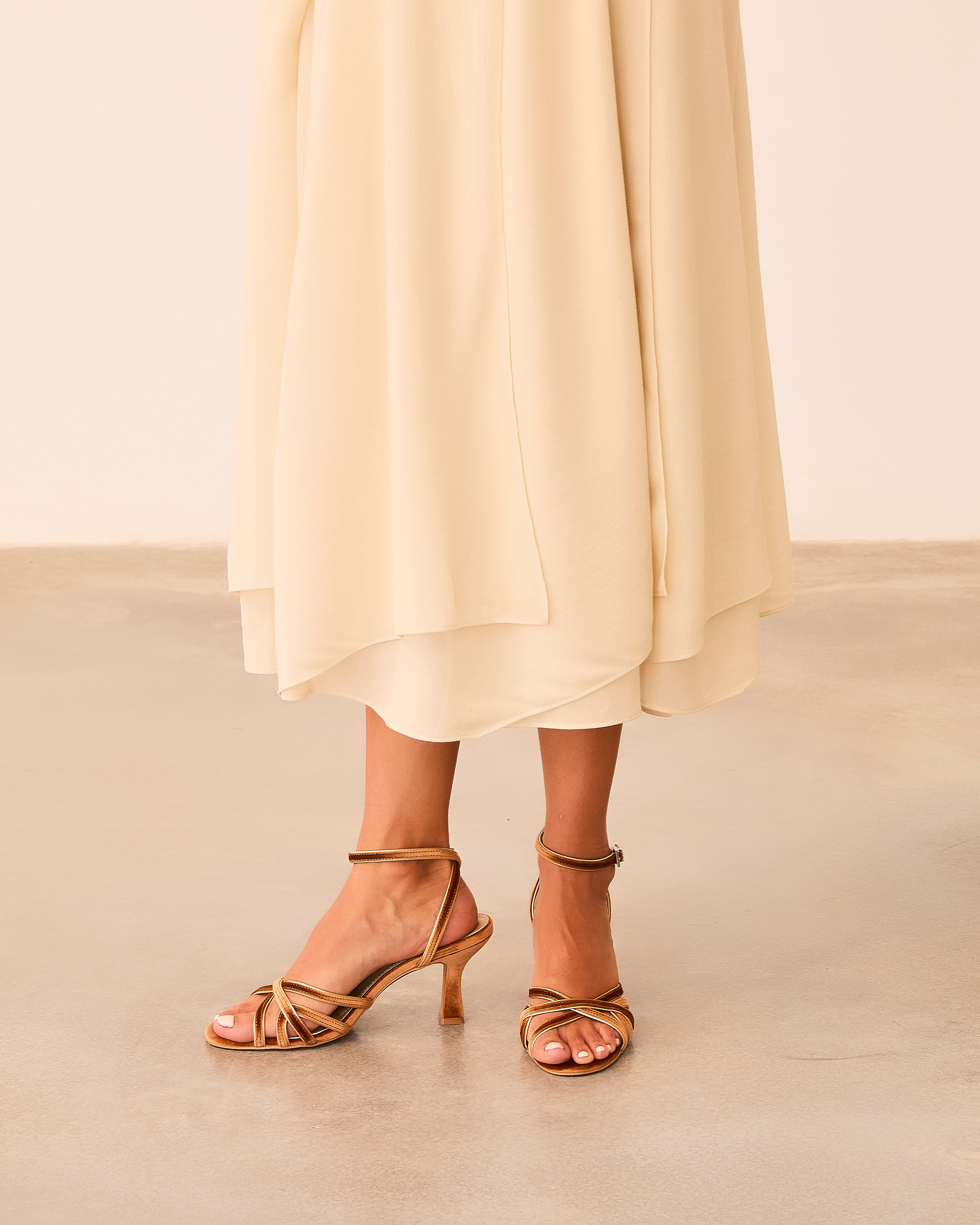 MIM Sandalia de tacón NYA PETIT OCRE VELVET