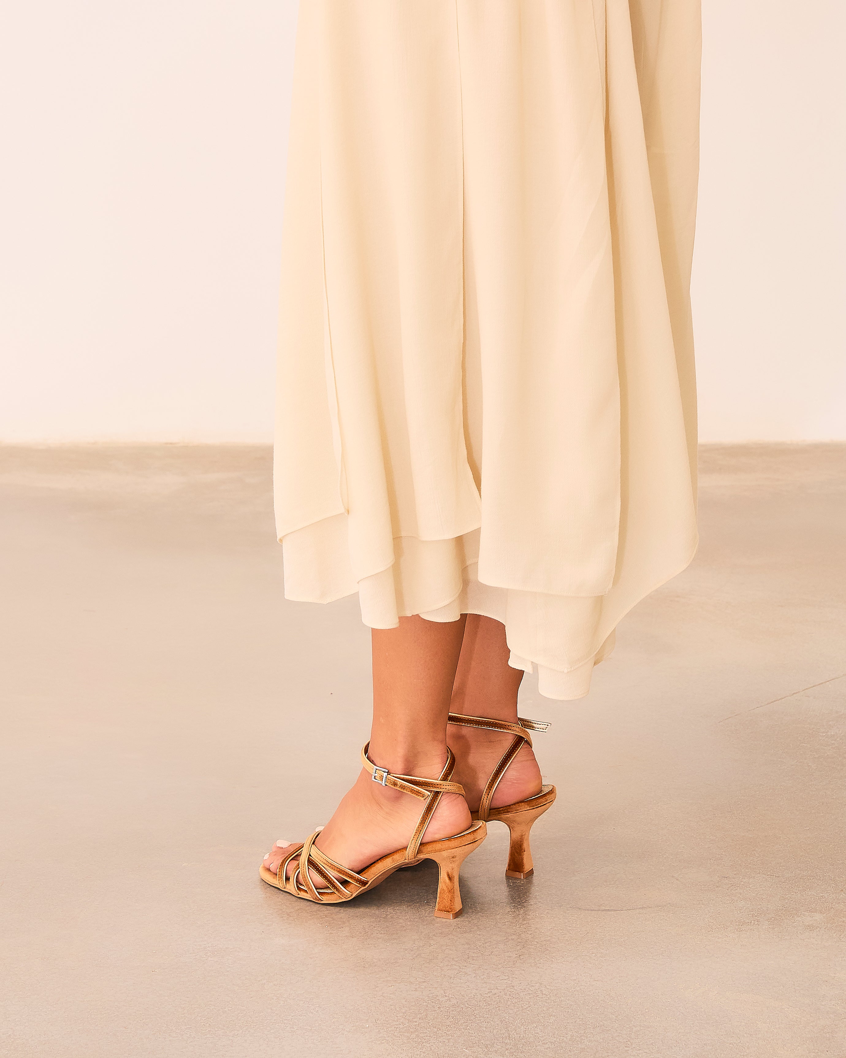 MIM Sandalia de tacón NYA PETIT OCRE VELVET