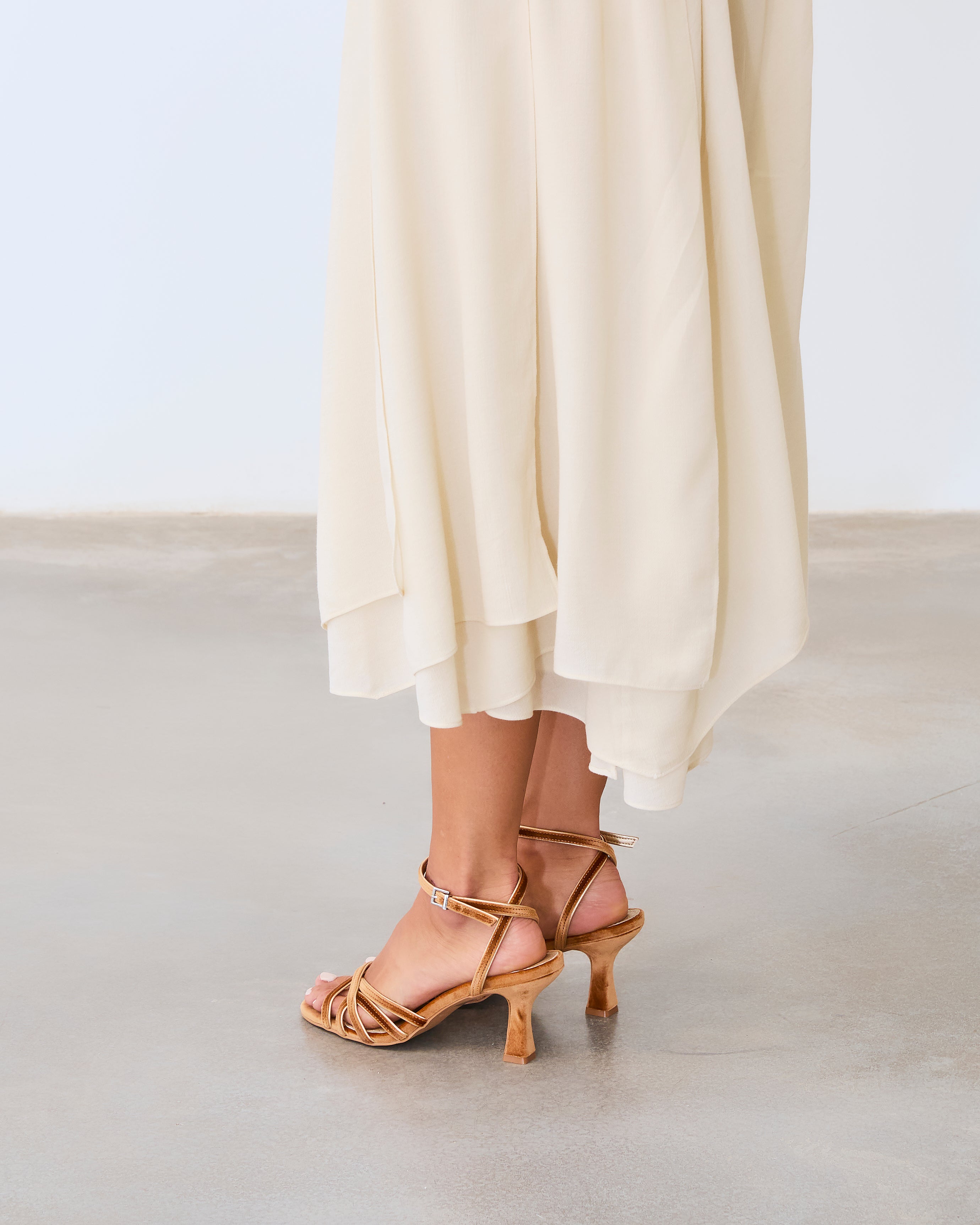MIM Sandalia de tacón NYA PETIT OCRE VELVET