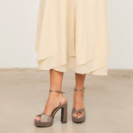 MIM Sandalia de tacón OCLA GRIS SATIN