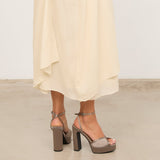 MIM Sandalia de tacón OCLA GRIS SATIN