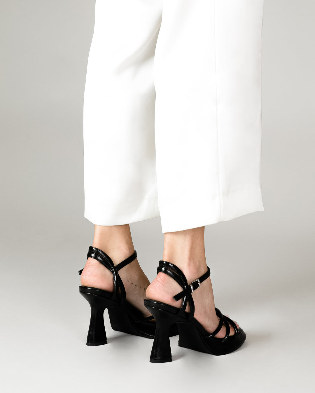 ONA NEGRO – MIM - Main Image