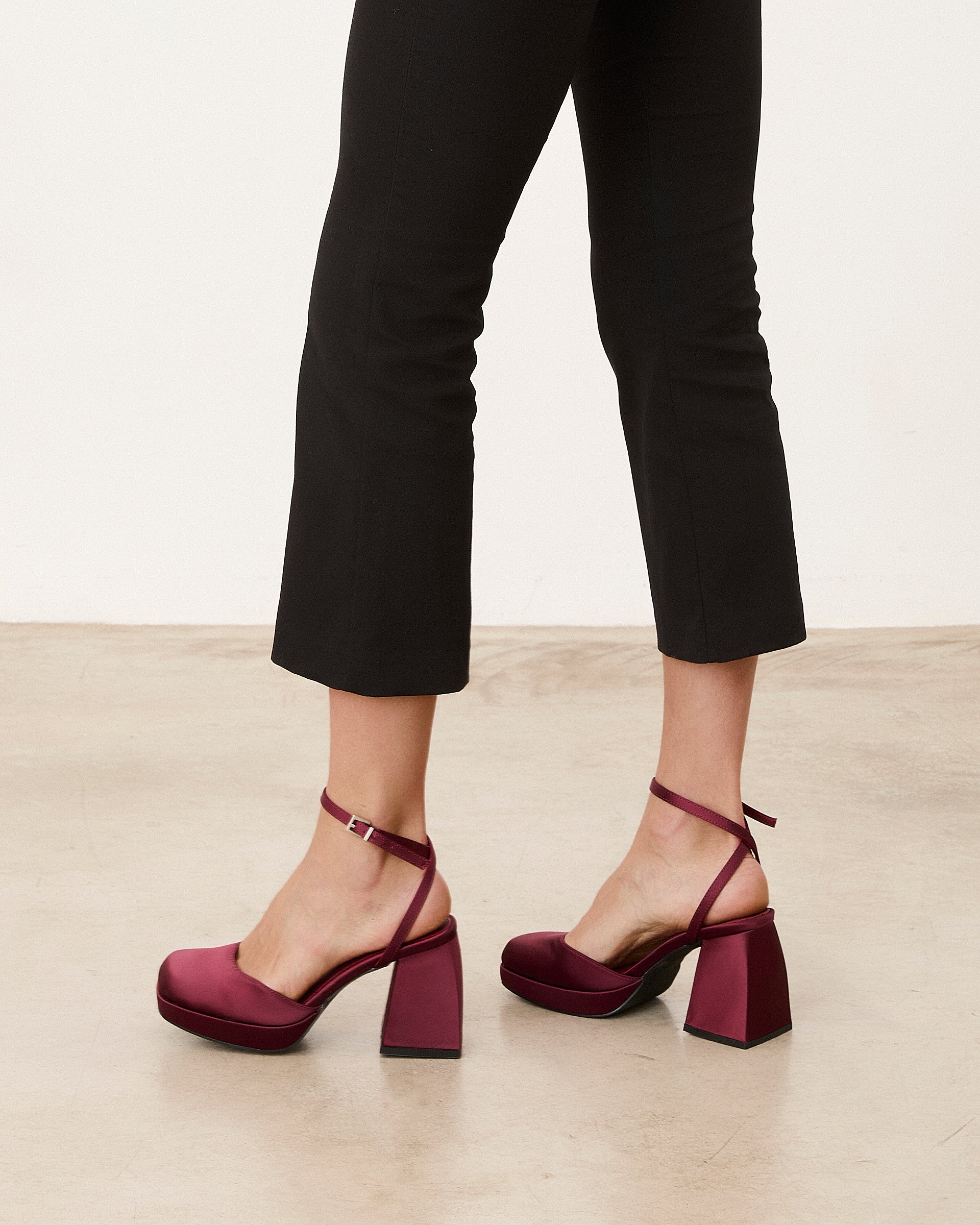 MIM Sandalia de tacón SIRA BURDEOS